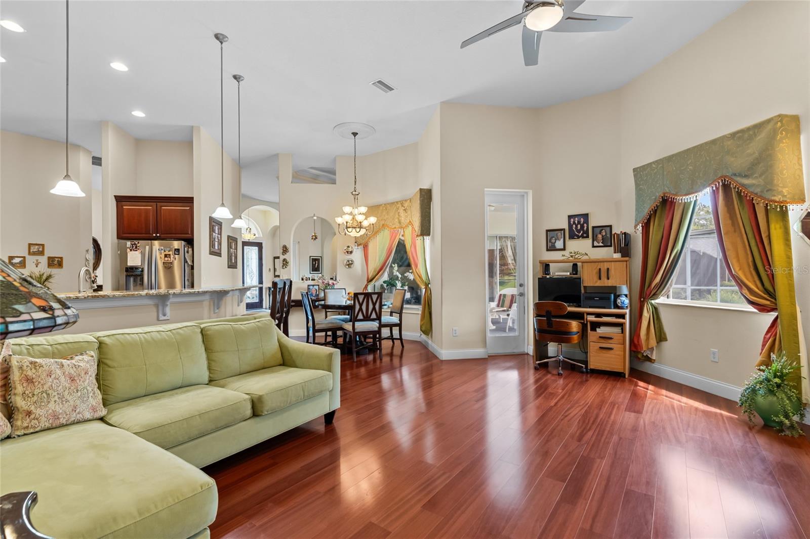 Image 22 of 66 For 15 Fleming Court