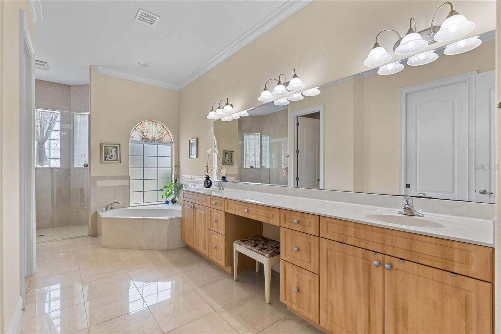 Image 26 of 66 For 15 Fleming Court