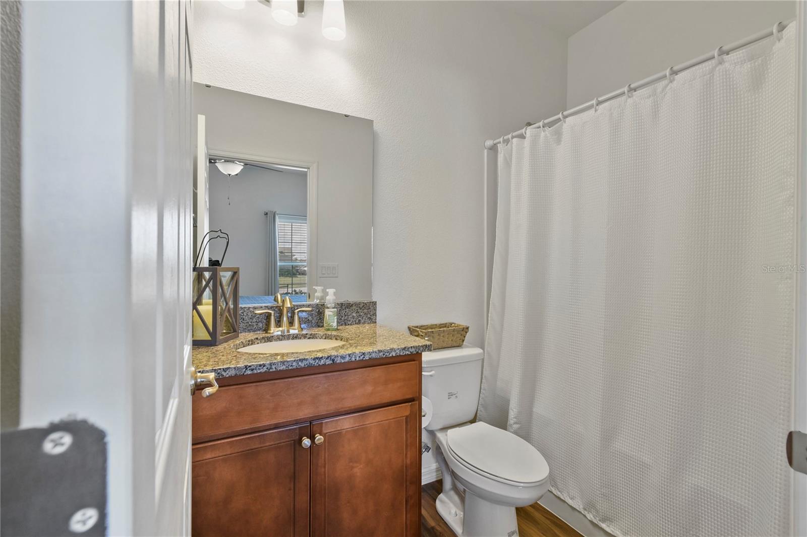 Image 10 of 53 For 18 Oakleaf Way