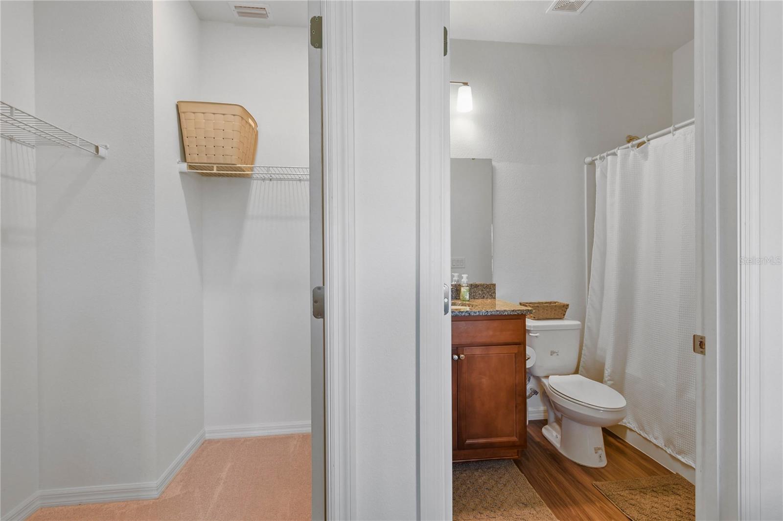 Image 12 of 53 For 18 Oakleaf Way