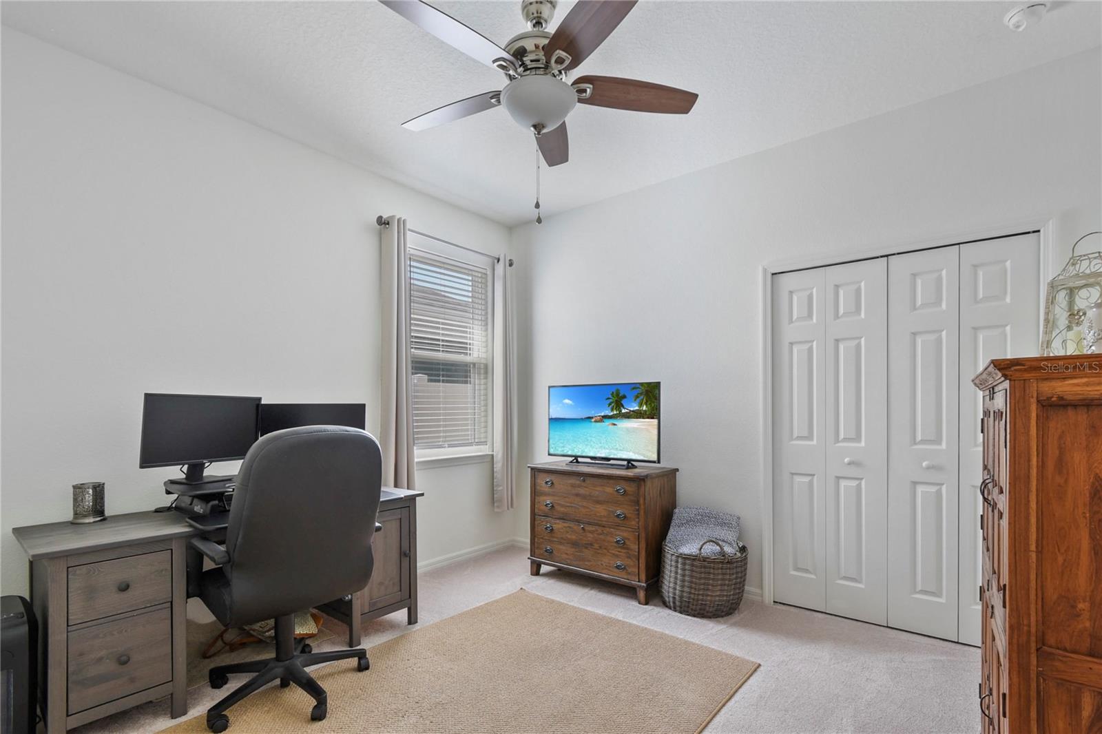 Image 16 of 53 For 18 Oakleaf Way