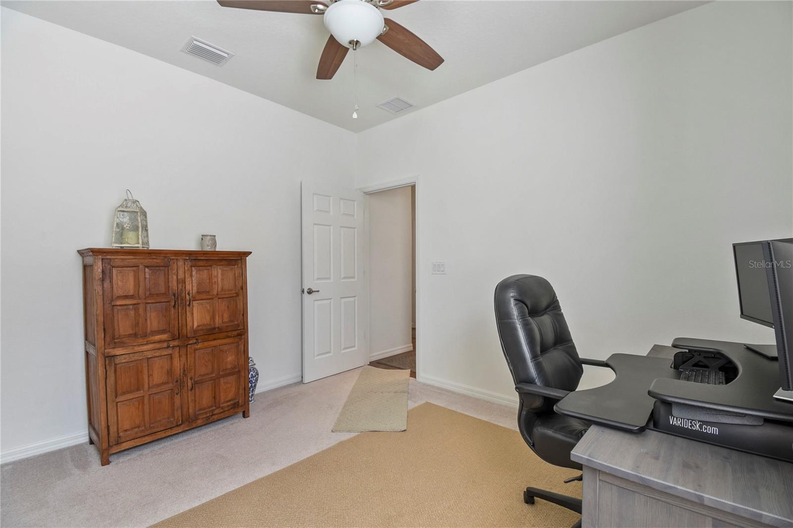 Image 17 of 53 For 18 Oakleaf Way