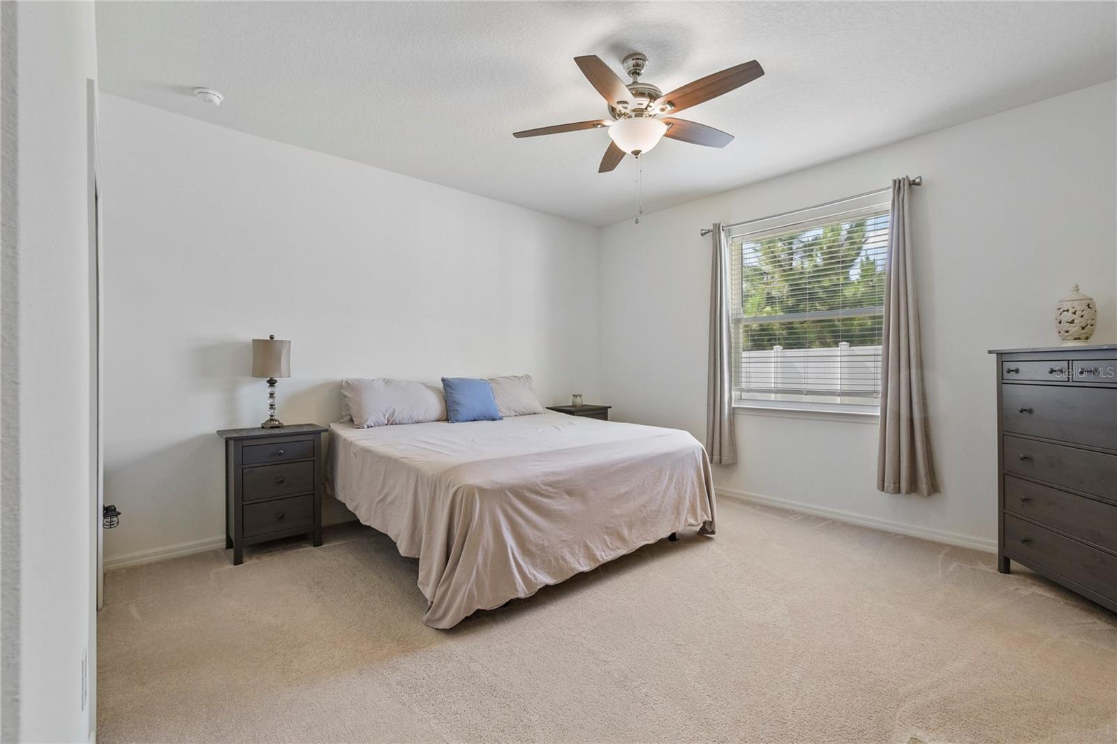 Image 19 of 53 For 18 Oakleaf Way