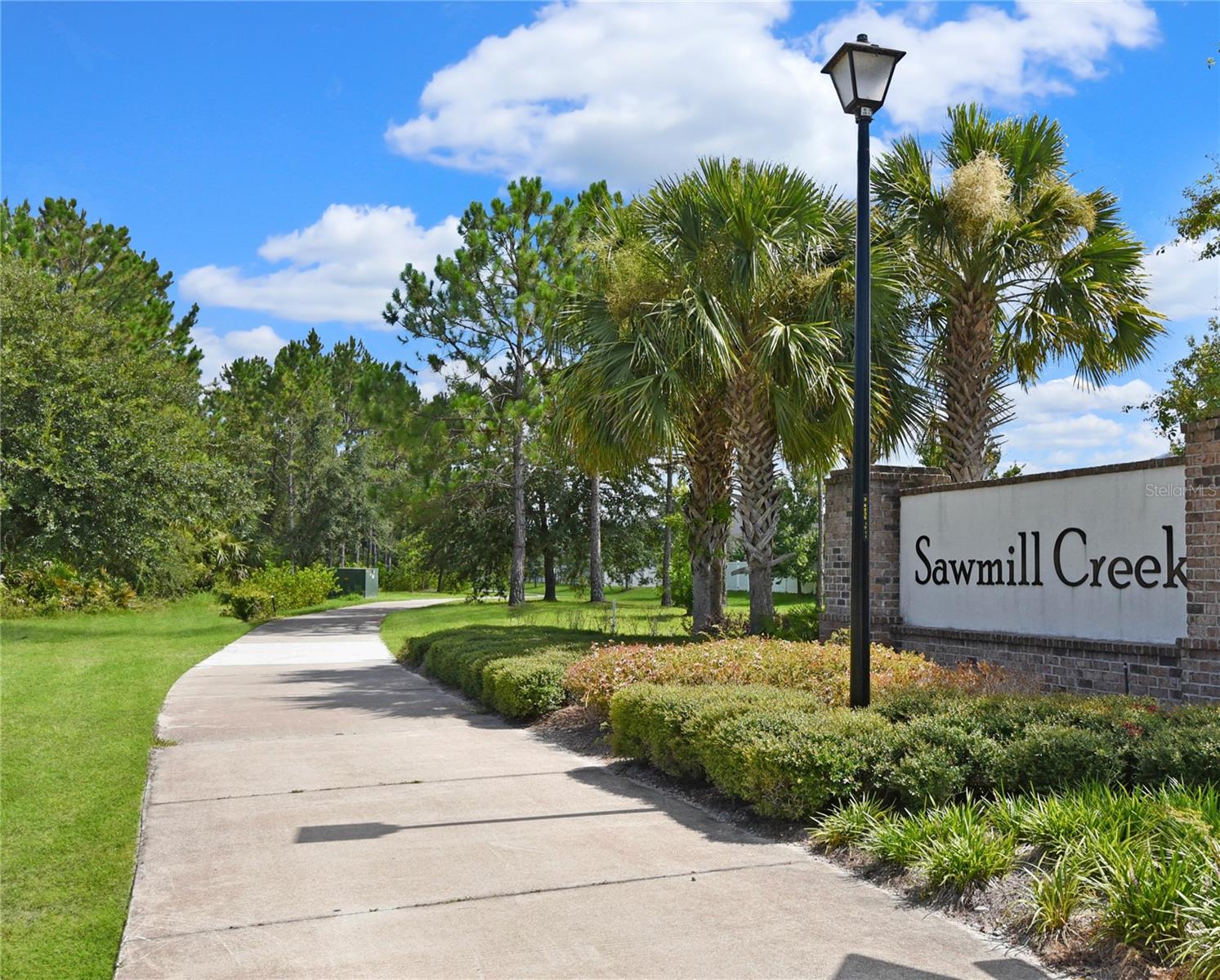 Image 3 of 53 For 18 Oakleaf Way