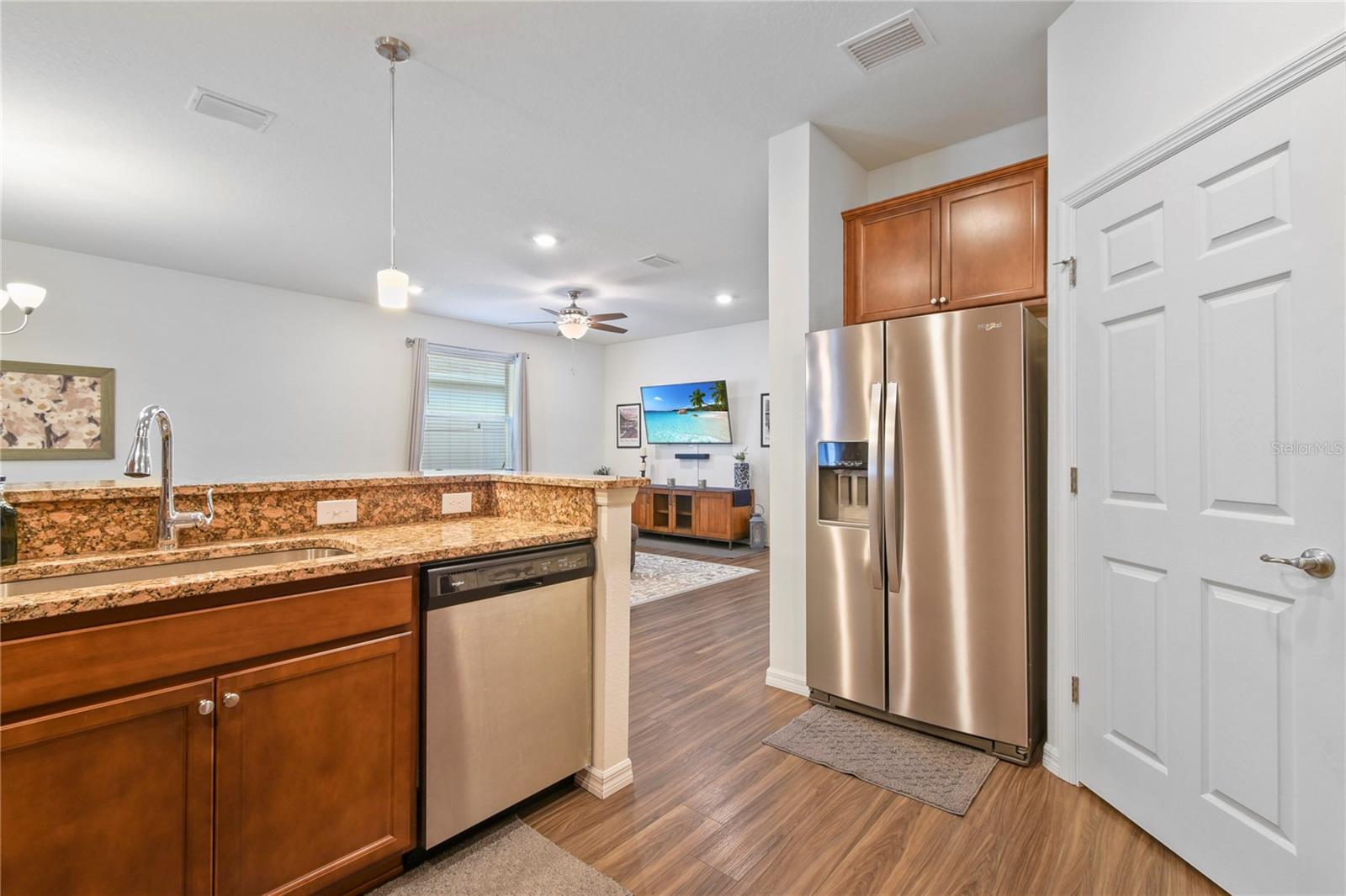 Image 30 of 53 For 18 Oakleaf Way