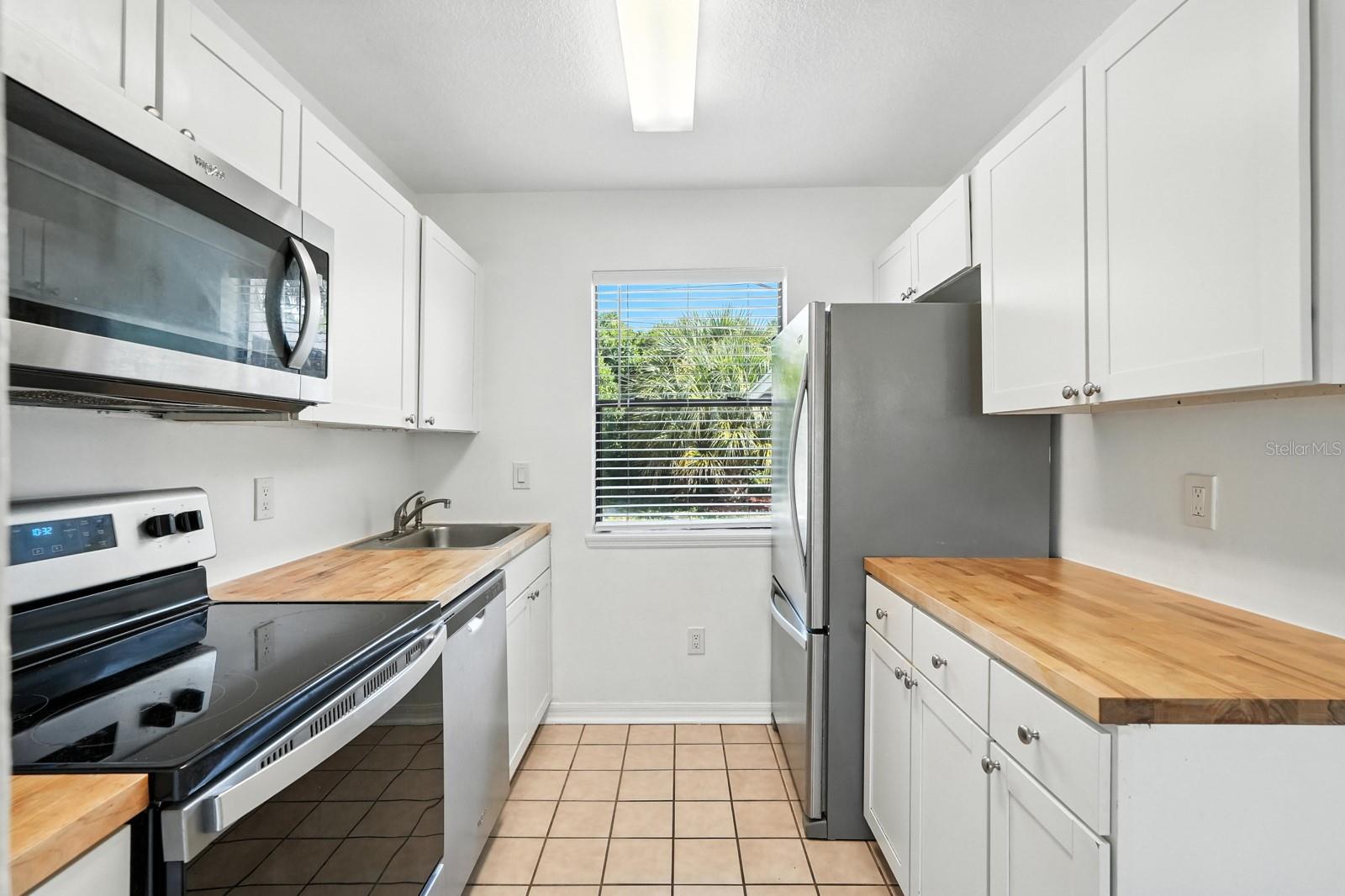 Image 11 of 43 For 11 Cardinal Drive B