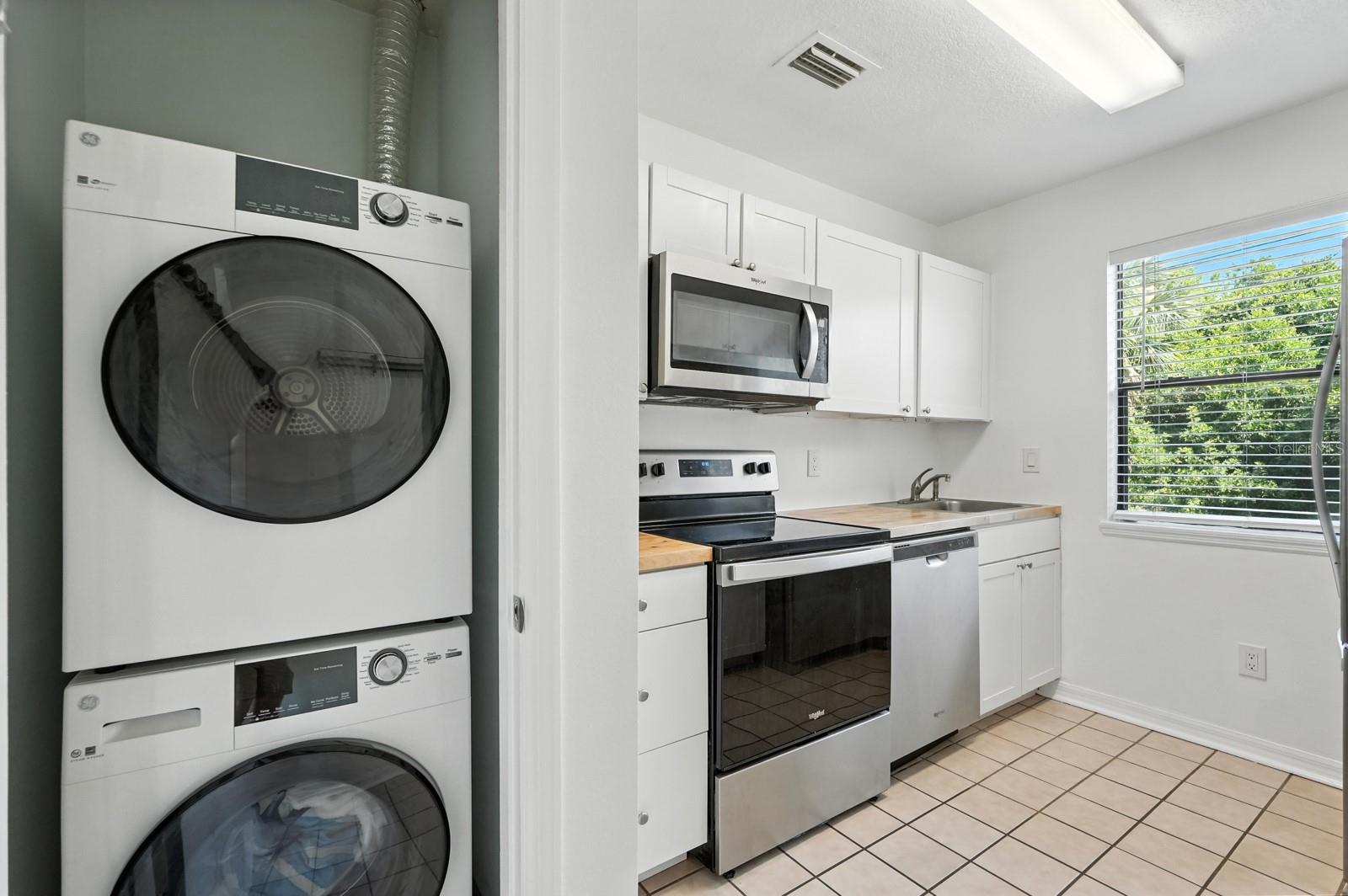 Image 14 of 43 For 11 Cardinal Drive B