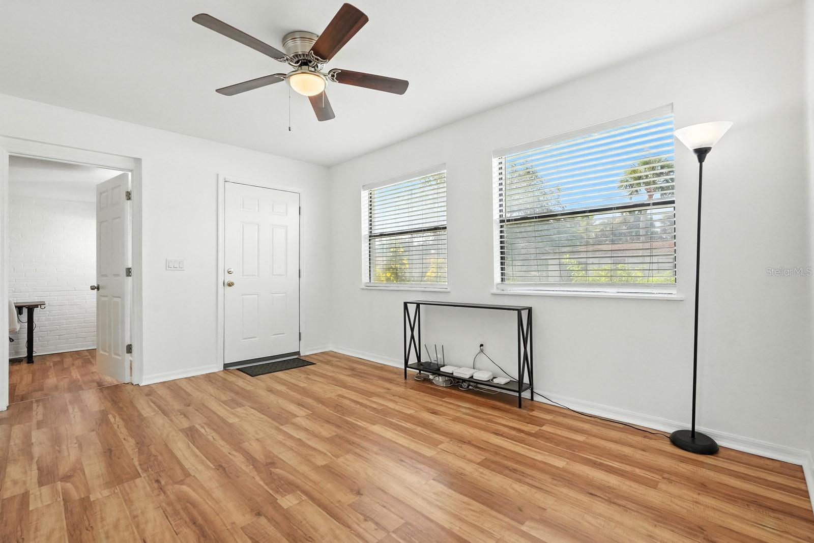 Image 16 of 43 For 11 Cardinal Drive B