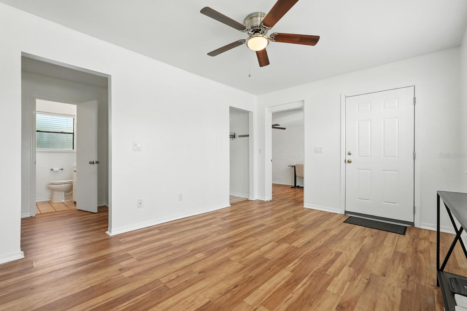 Image 17 of 43 For 11 Cardinal Drive B