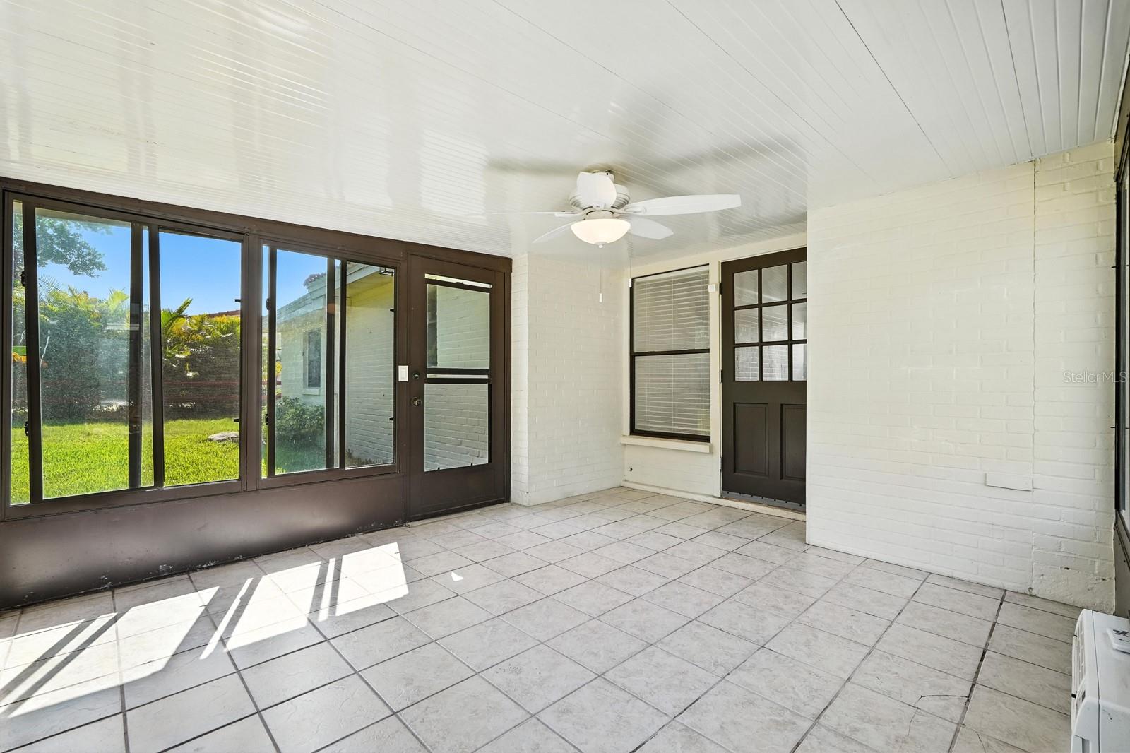 Image 30 of 43 For 11 Cardinal Drive B