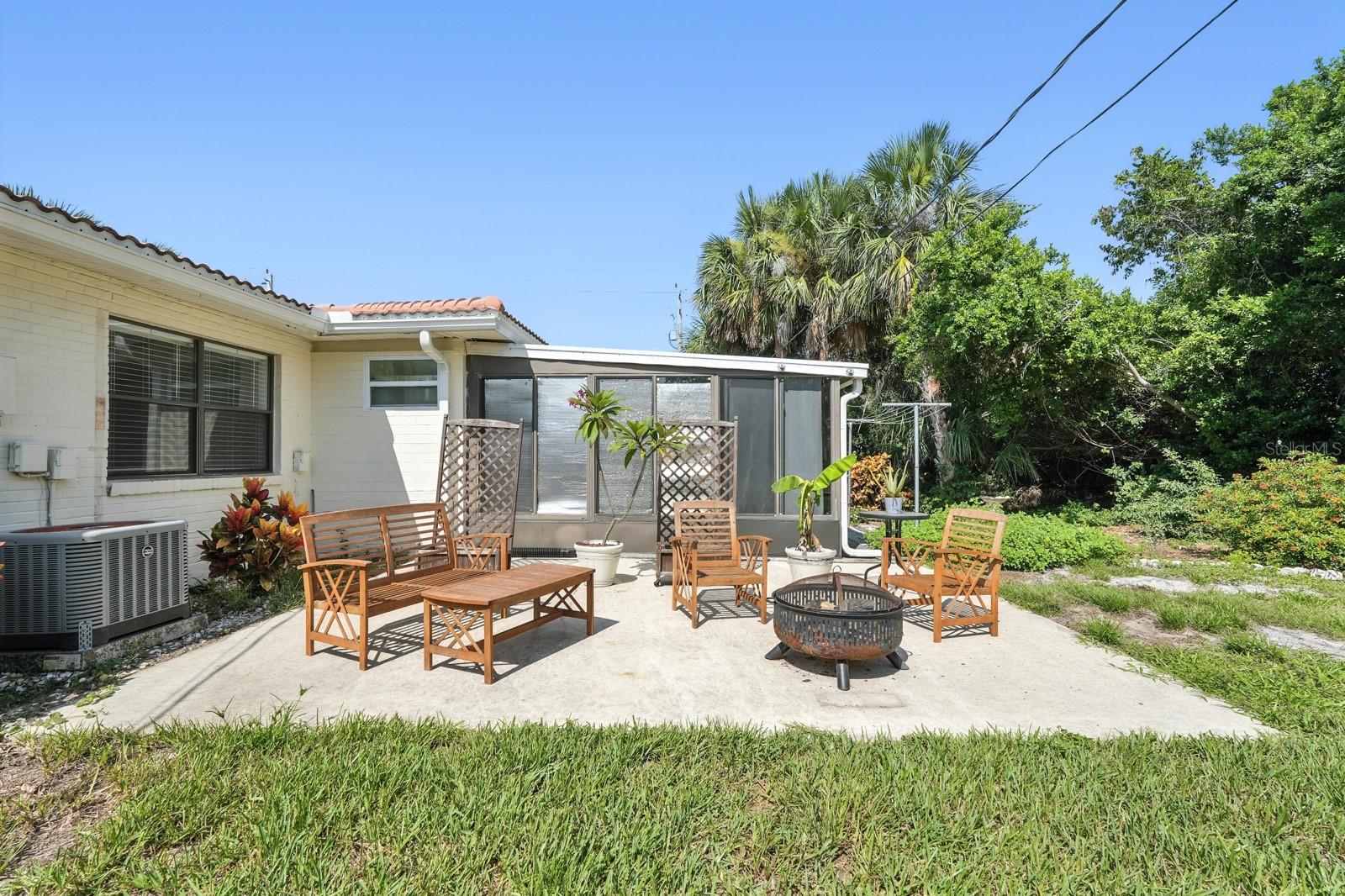 Image 33 of 43 For 11 Cardinal Drive B