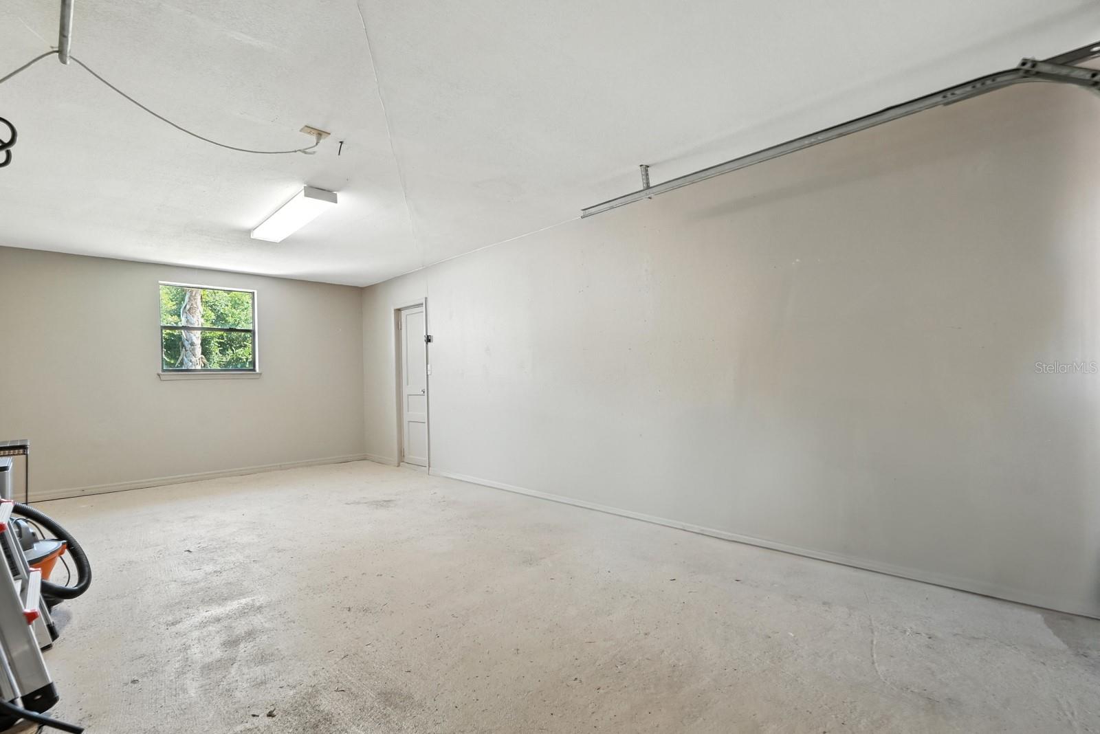 Image 39 of 43 For 11 Cardinal Drive B