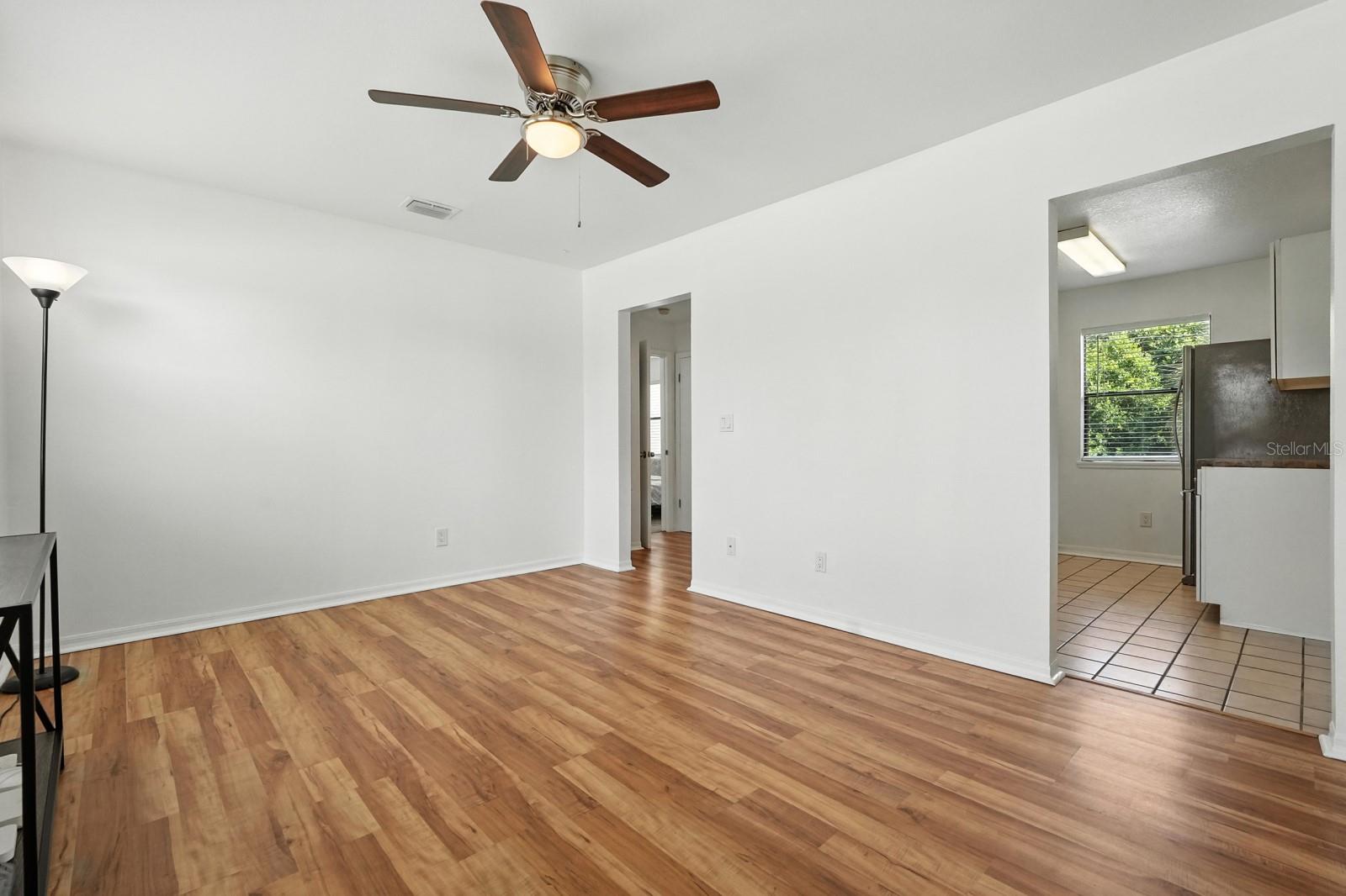 Image 5 of 43 For 11 Cardinal Drive B