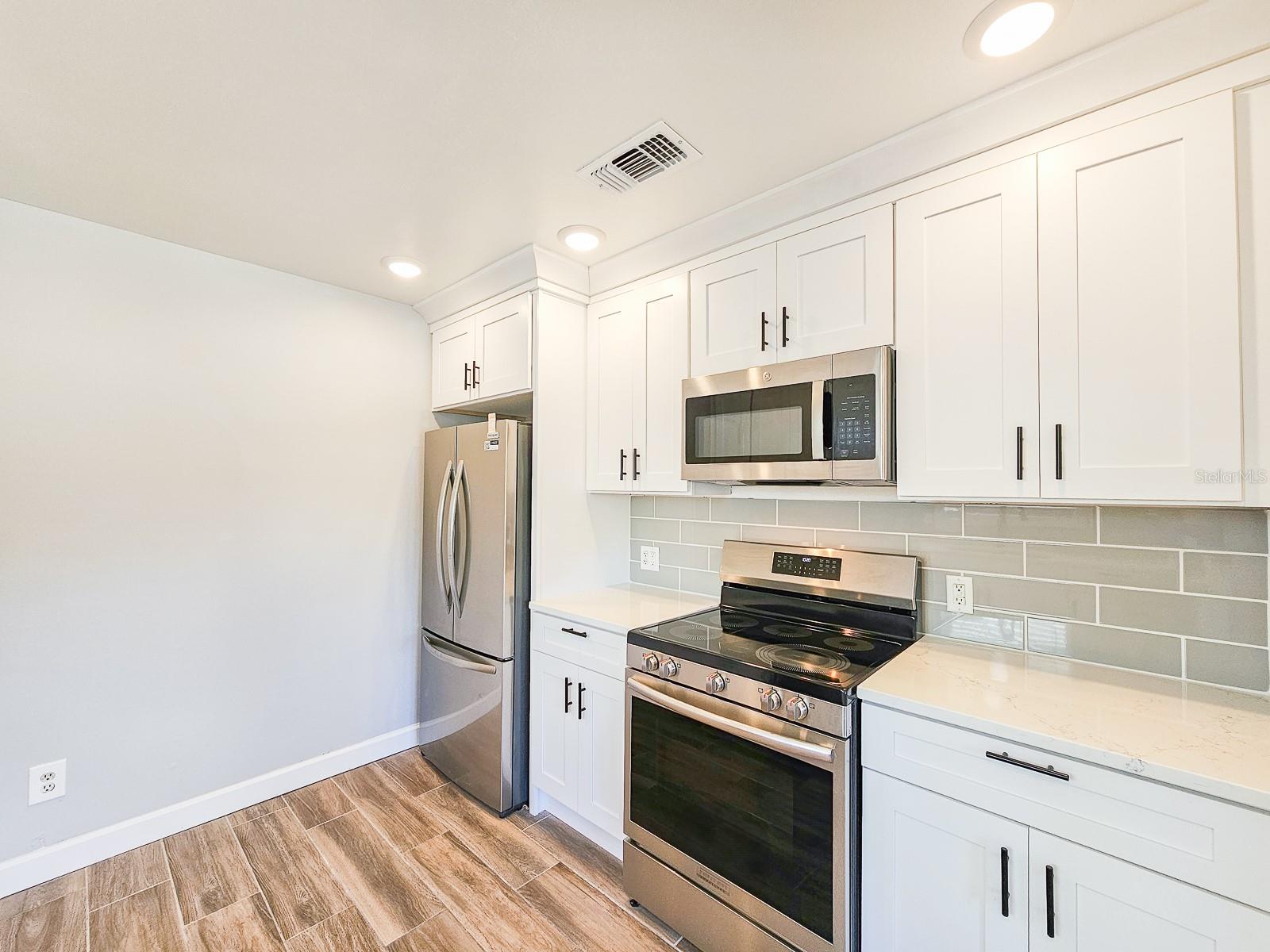 Image 19 of 39 For 211 8th Street