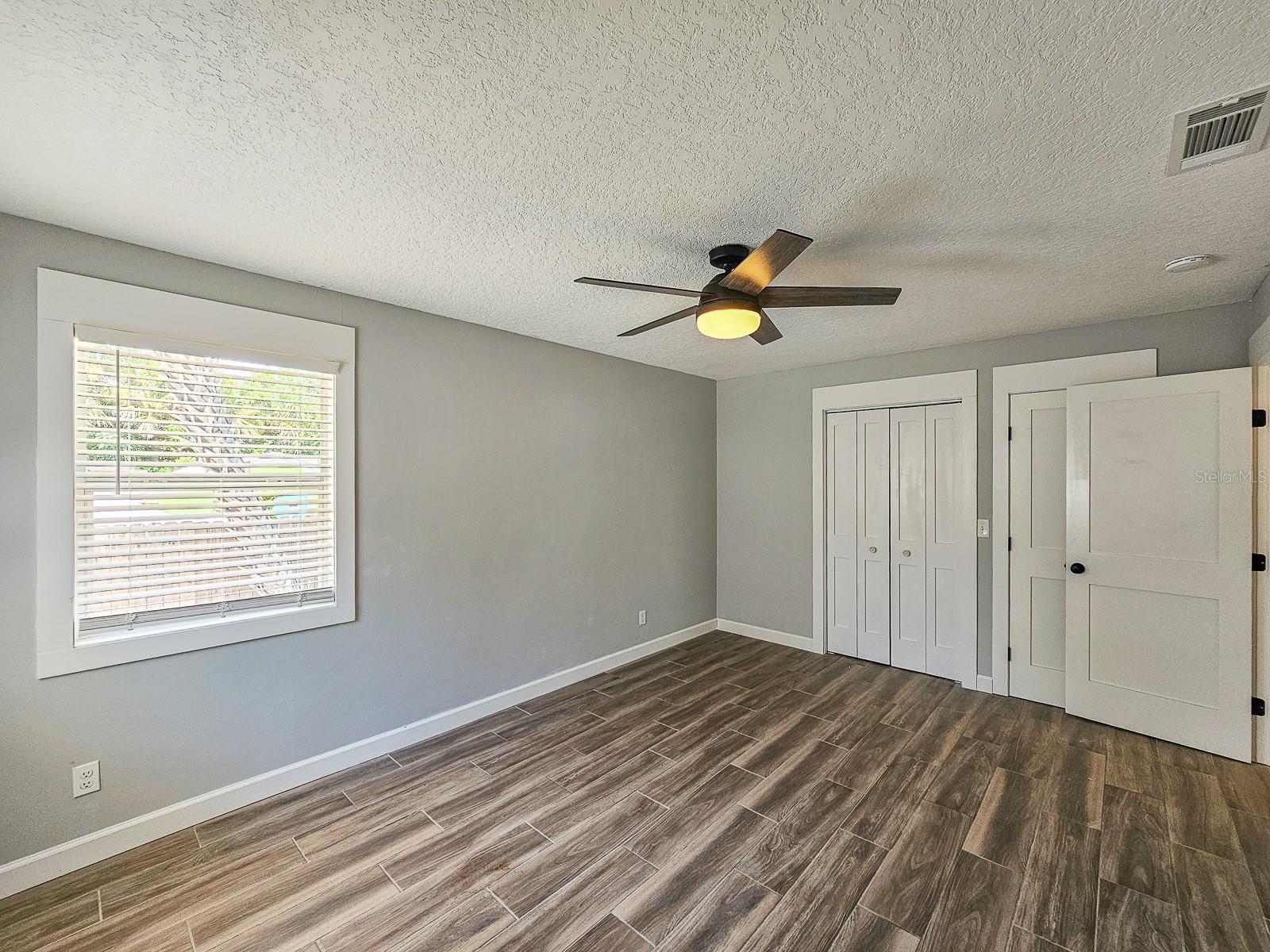 Image 22 of 39 For 211 8th Street