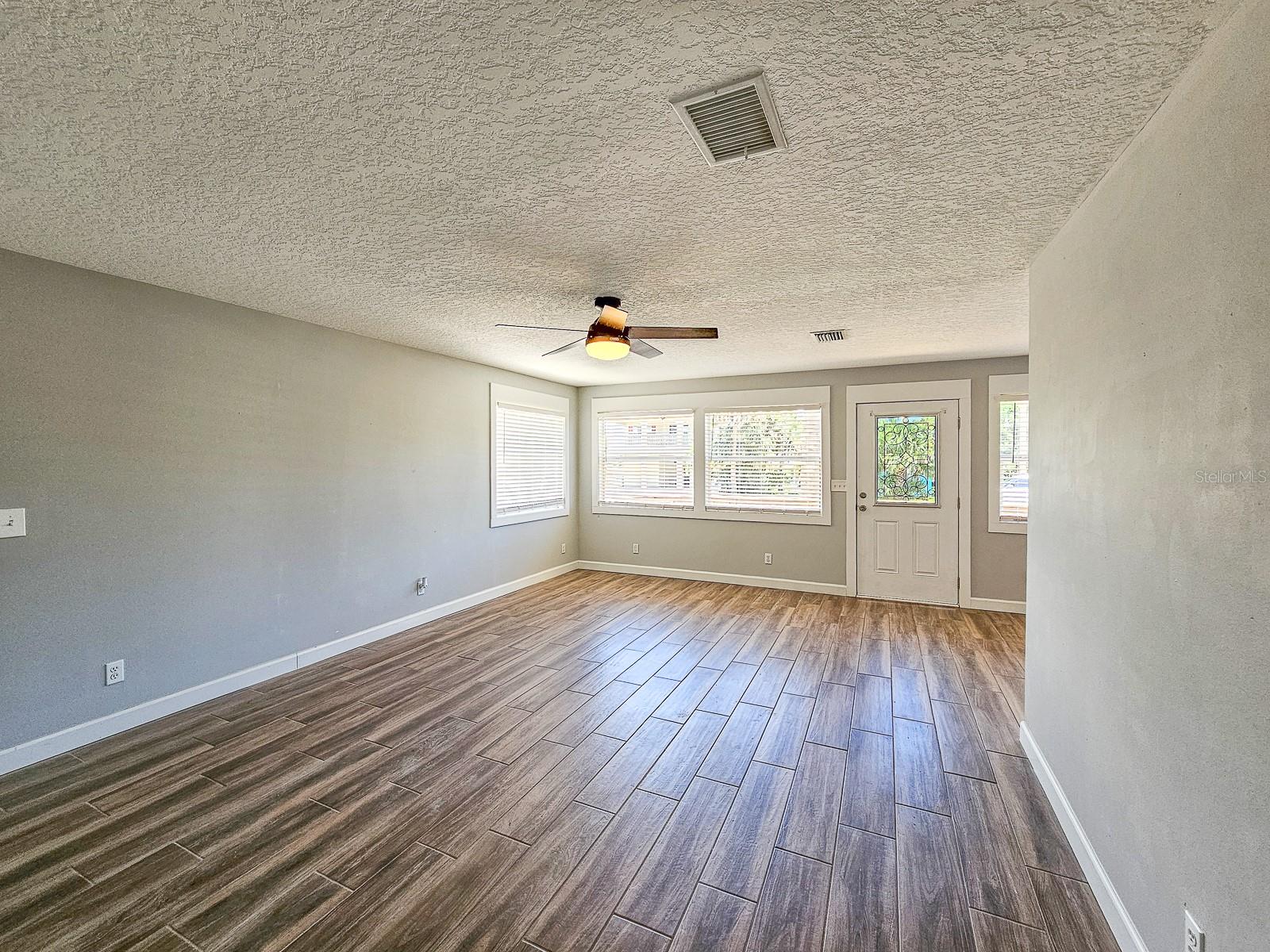 Image 31 of 39 For 211 8th Street