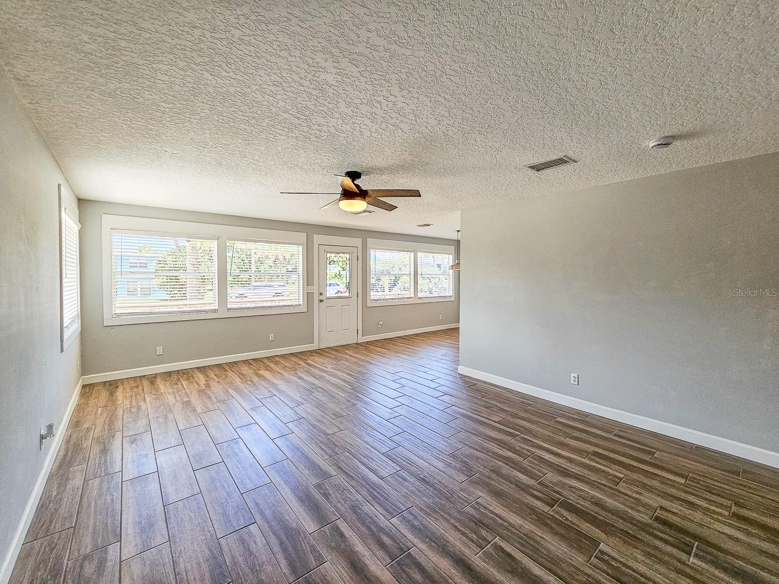 Image 32 of 39 For 211 8th Street