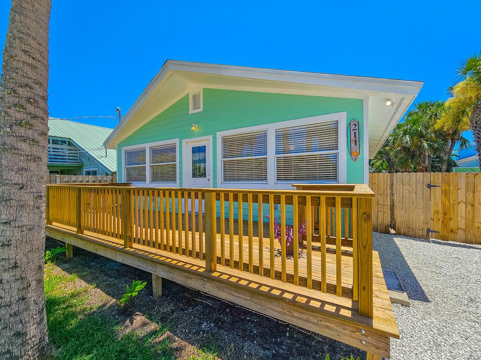 Image 4 of 39 For 211 8th Street