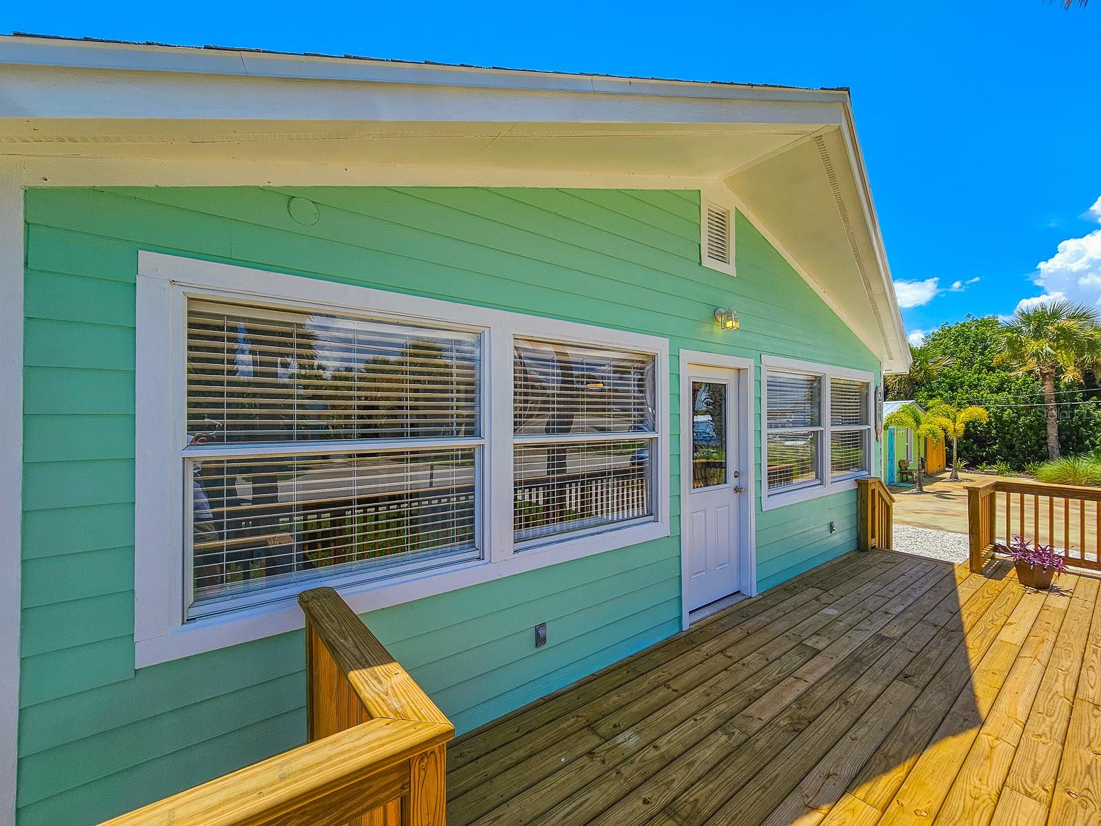 Image 6 of 39 For 211 8th Street