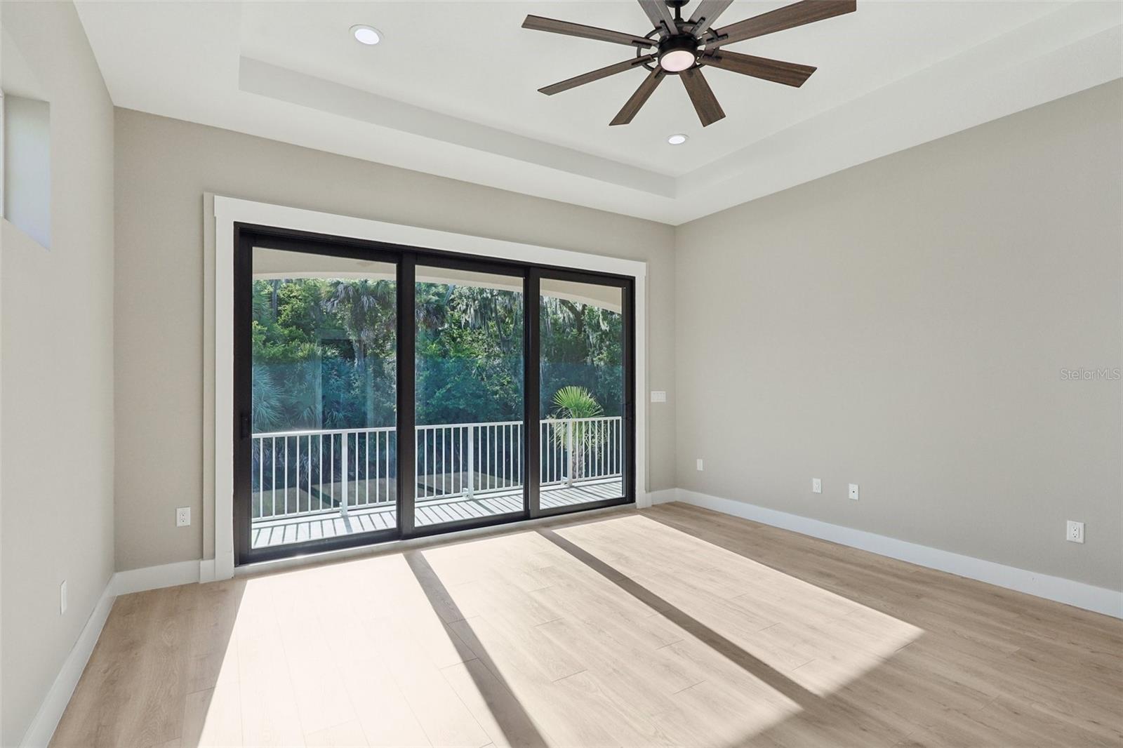 Image 32 of 89 For 238 Harbor Village Point N