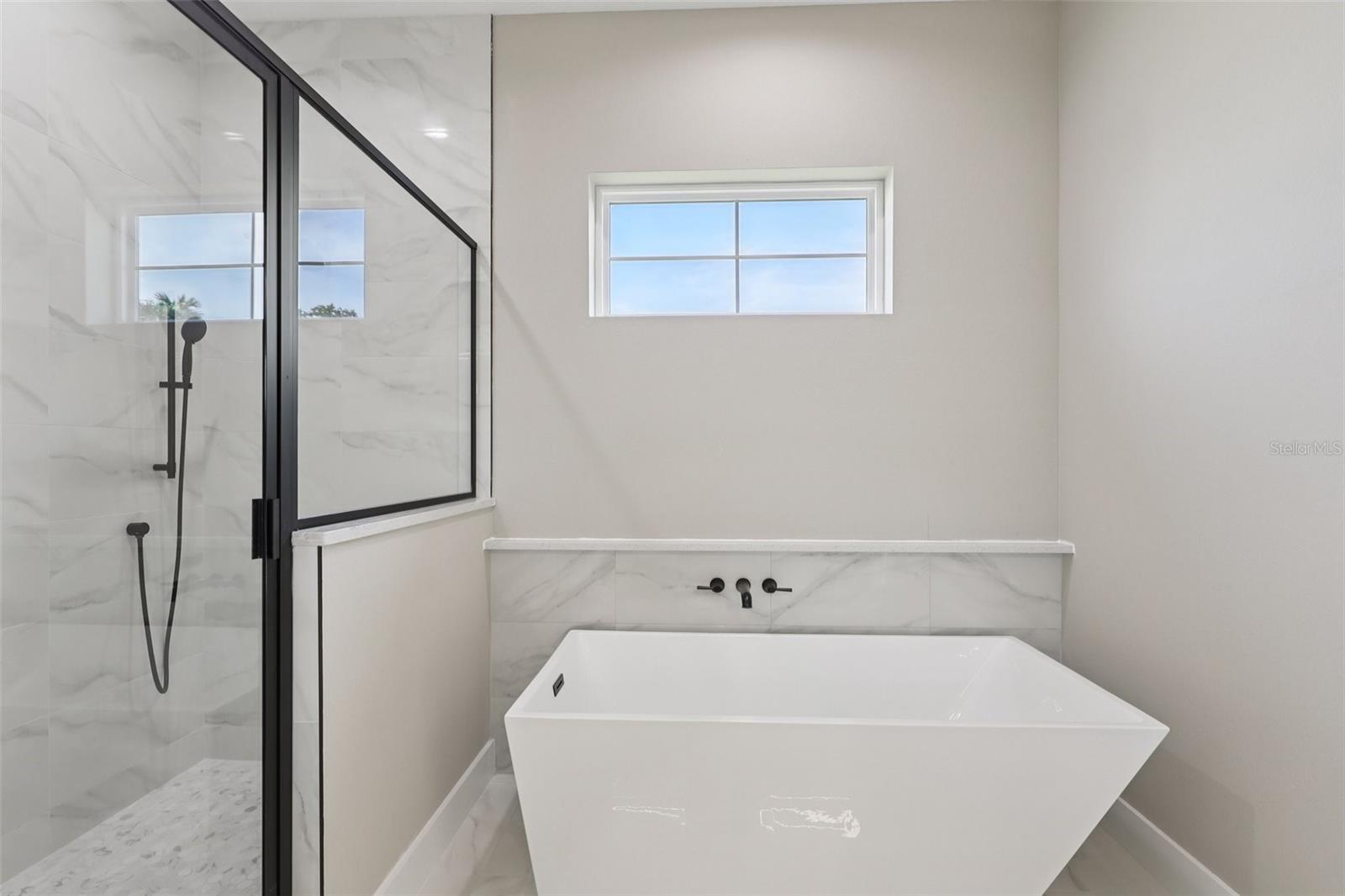 Image 37 of 89 For 238 Harbor Village Point N