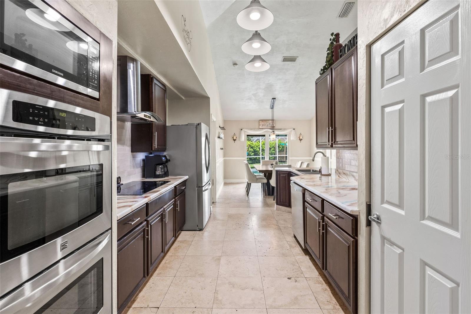 Image 19 of 83 For 6109 Sabal Point Circle