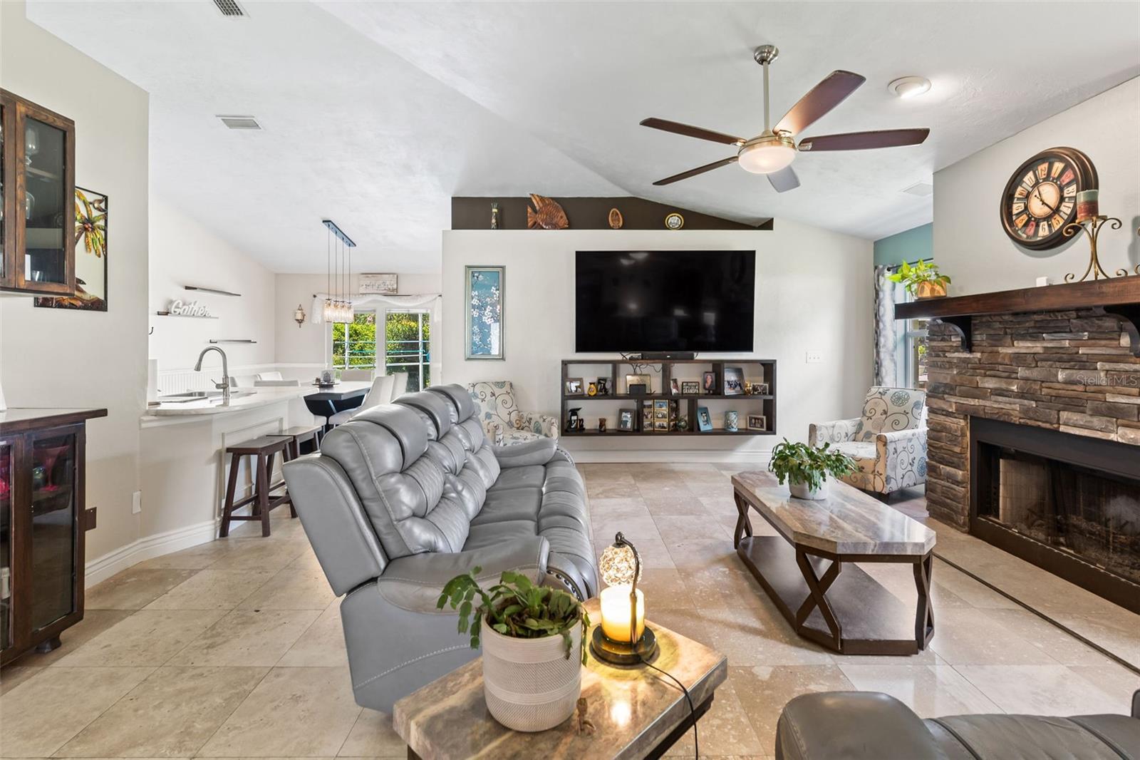 Image 25 of 83 For 6109 Sabal Point Circle