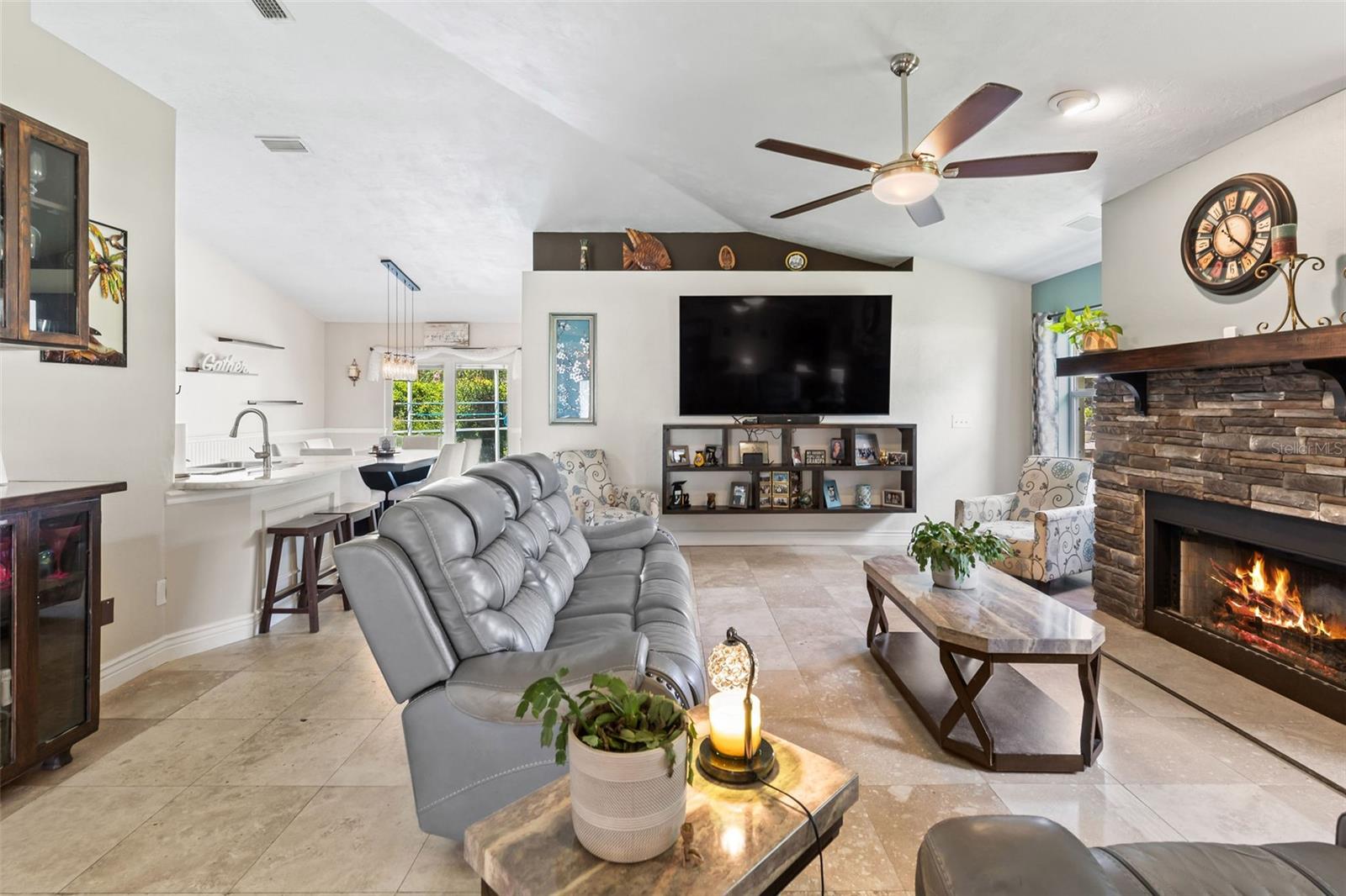 Image 26 of 83 For 6109 Sabal Point Circle