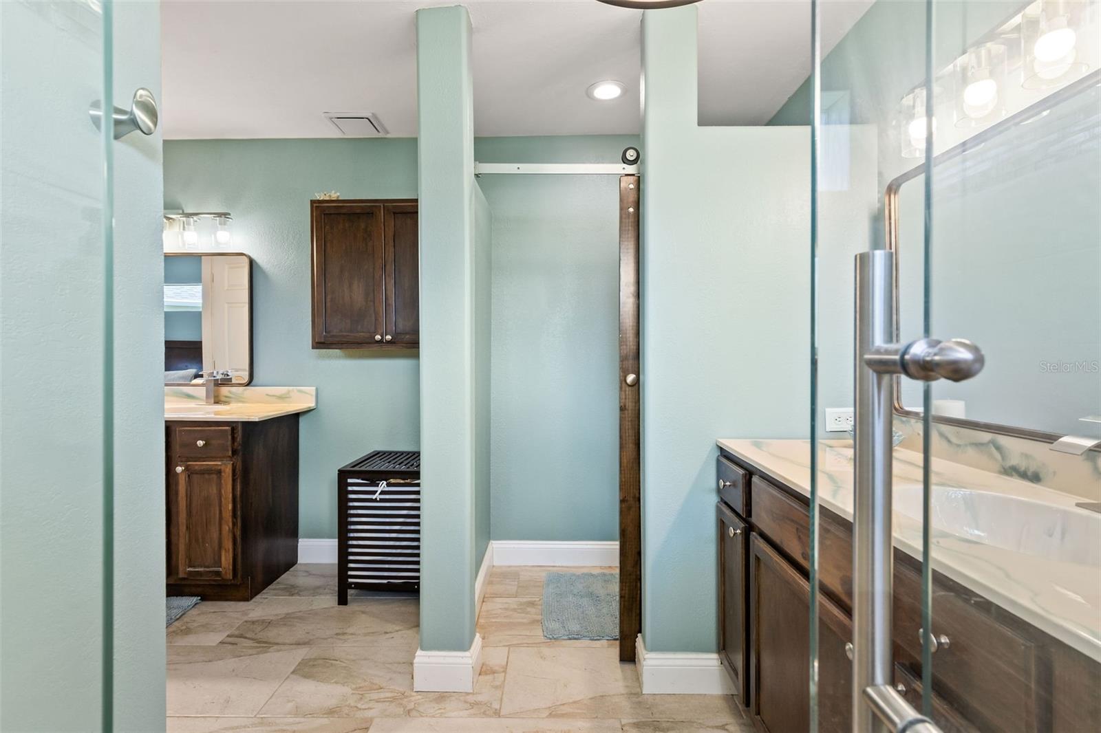 Image 32 of 83 For 6109 Sabal Point Circle