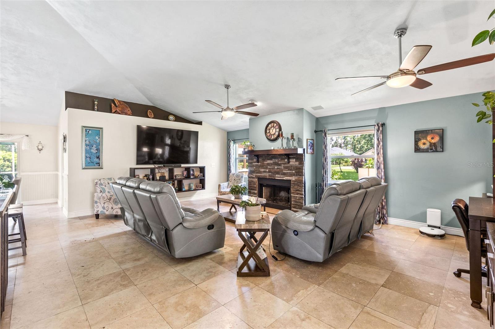 Image 5 of 83 For 6109 Sabal Point Circle