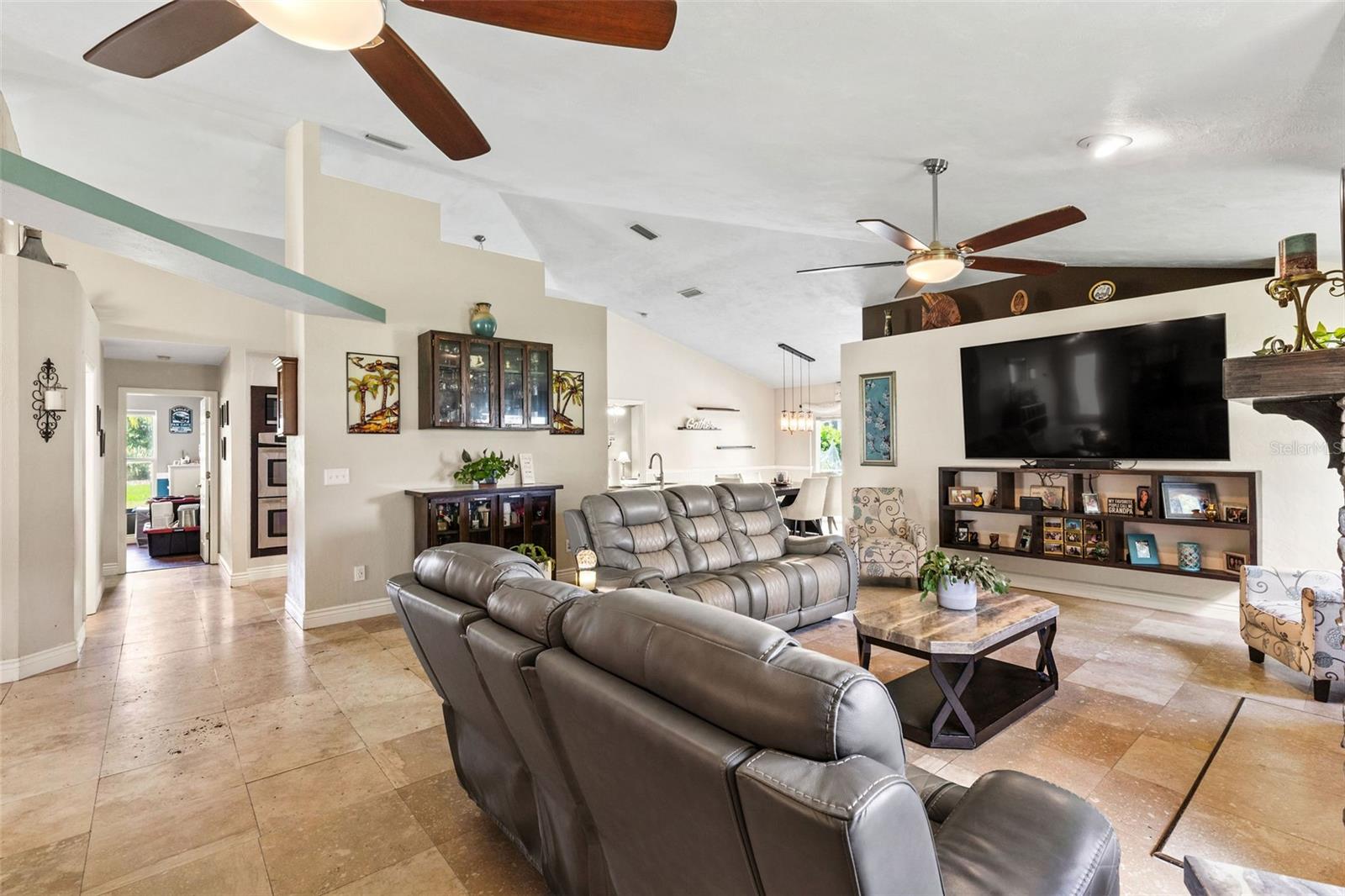 Image 7 of 83 For 6109 Sabal Point Circle