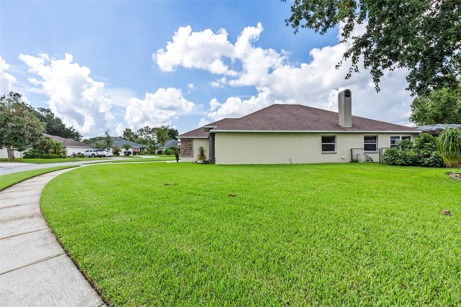 Image 75 of 83 For 6109 Sabal Point Circle