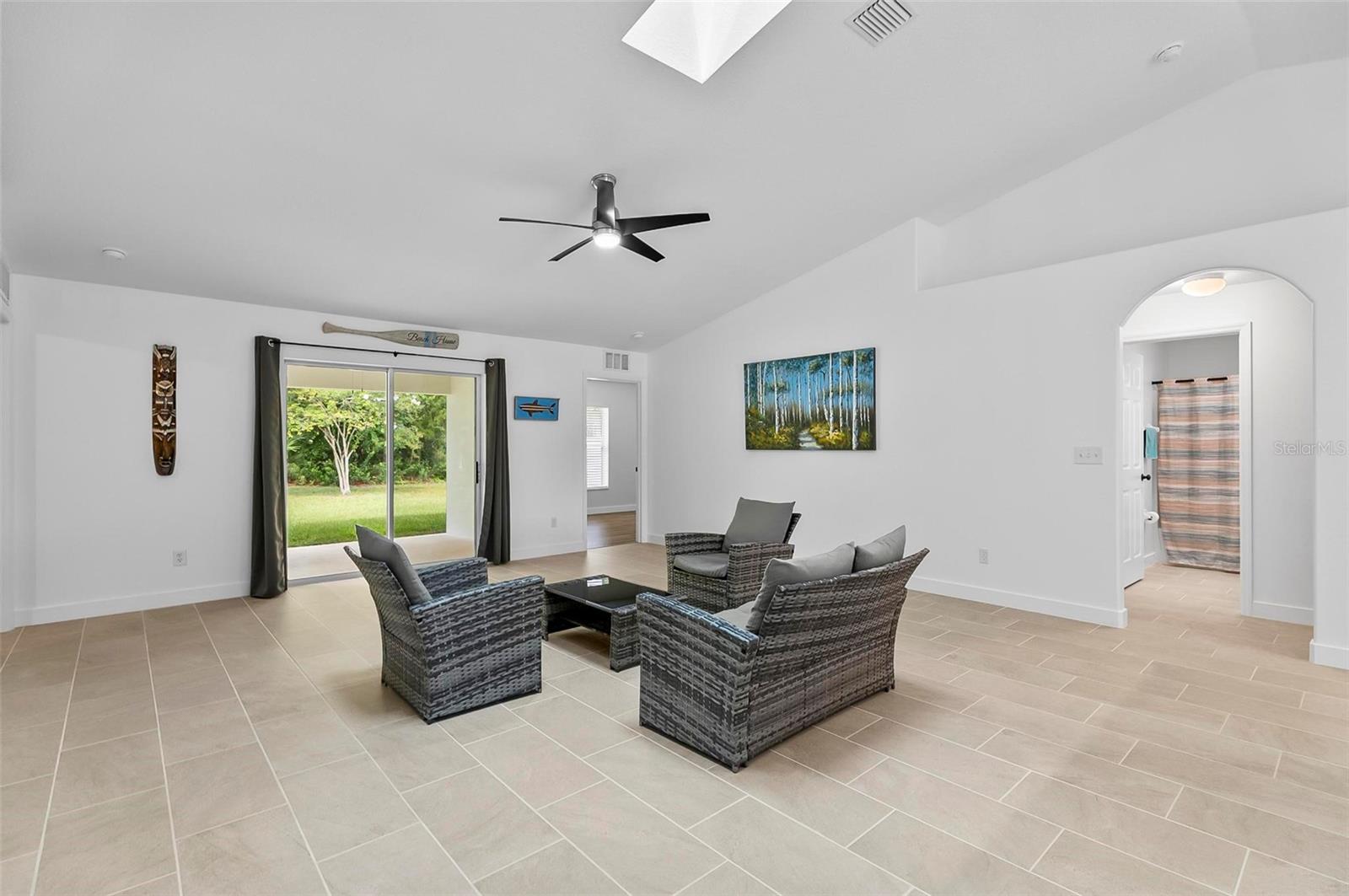 Image 18 of 67 For 64 Radcliffe Drive