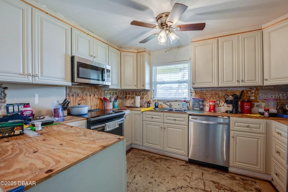 Image 4 of 44 For 15 Aqua Vista Drive