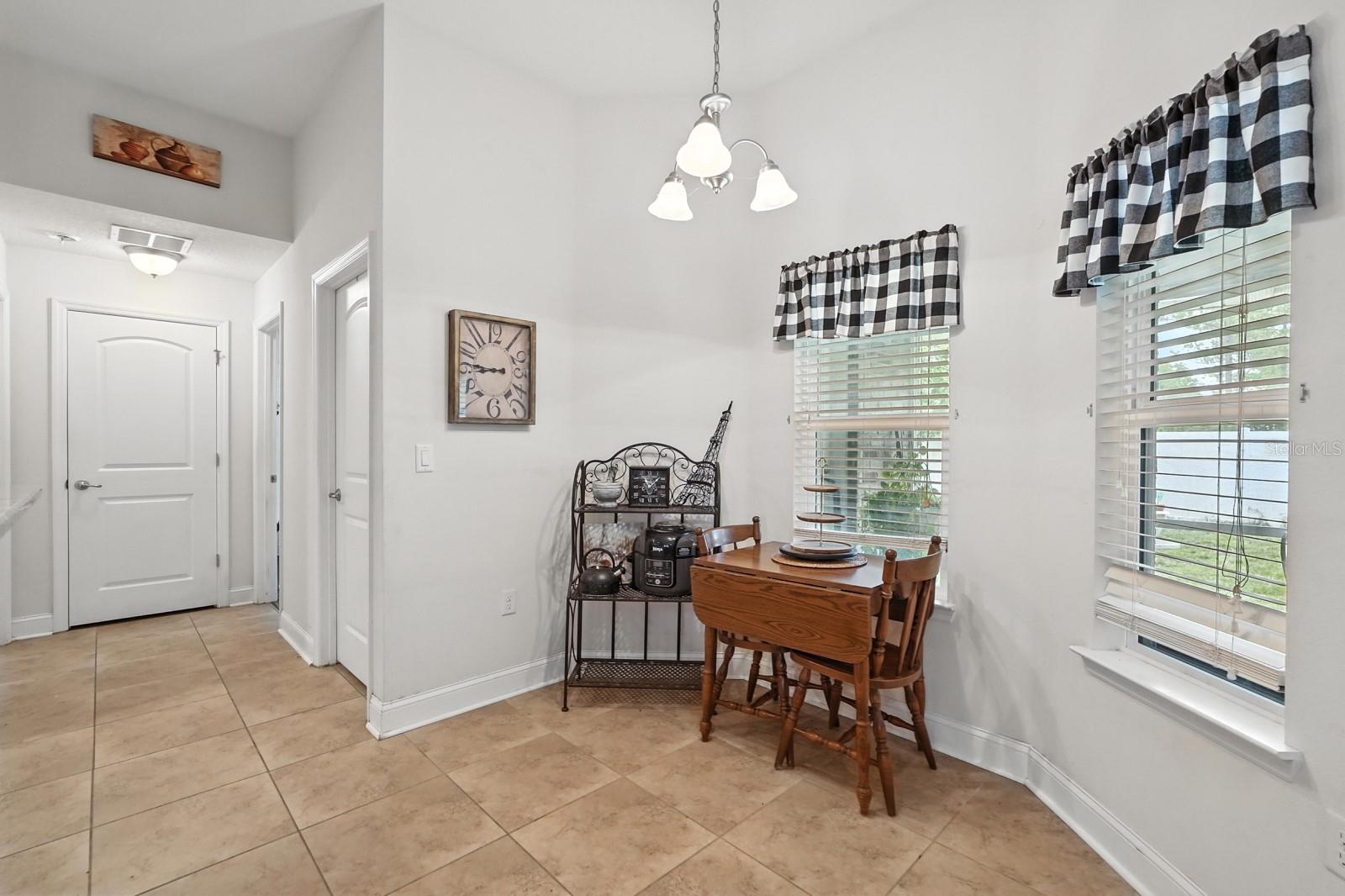 Image 19 of 41 For 8 Zorro Court