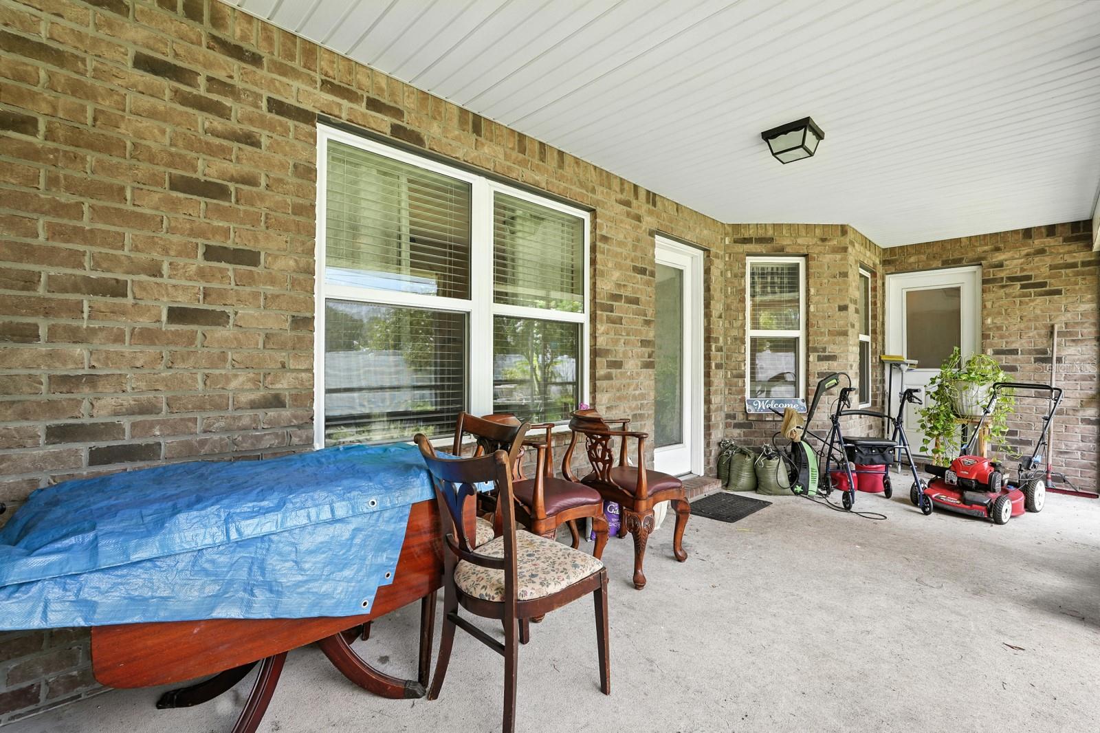 Image 28 of 41 For 8 Zorro Court
