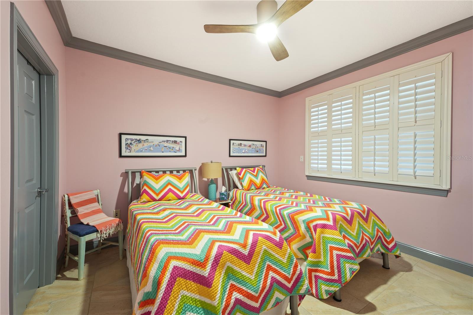 Image 27 of 77 For 60 Surfview Drive 706