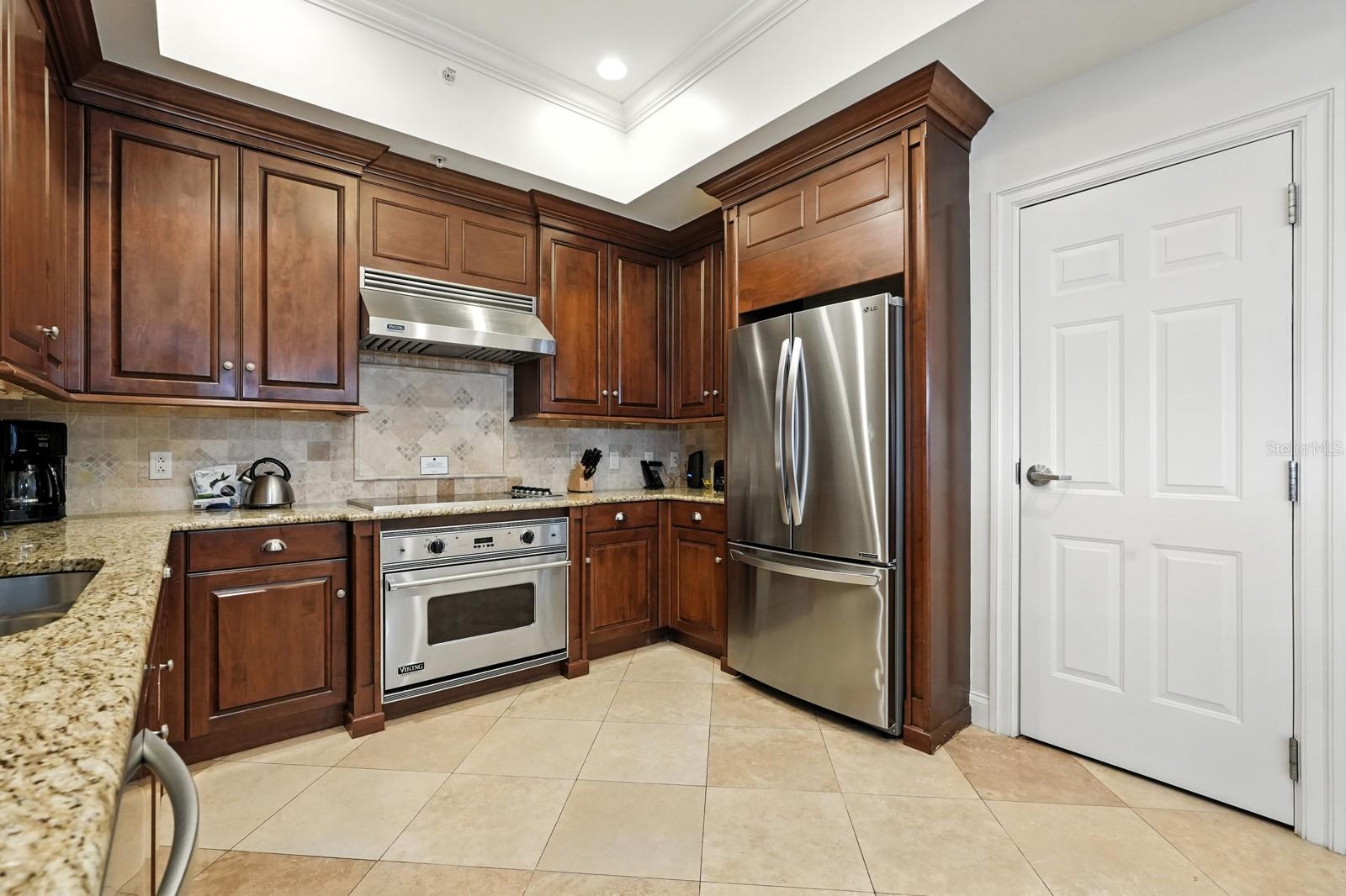 Image 10 of 67 For 200 Ocean Crest Drive 641