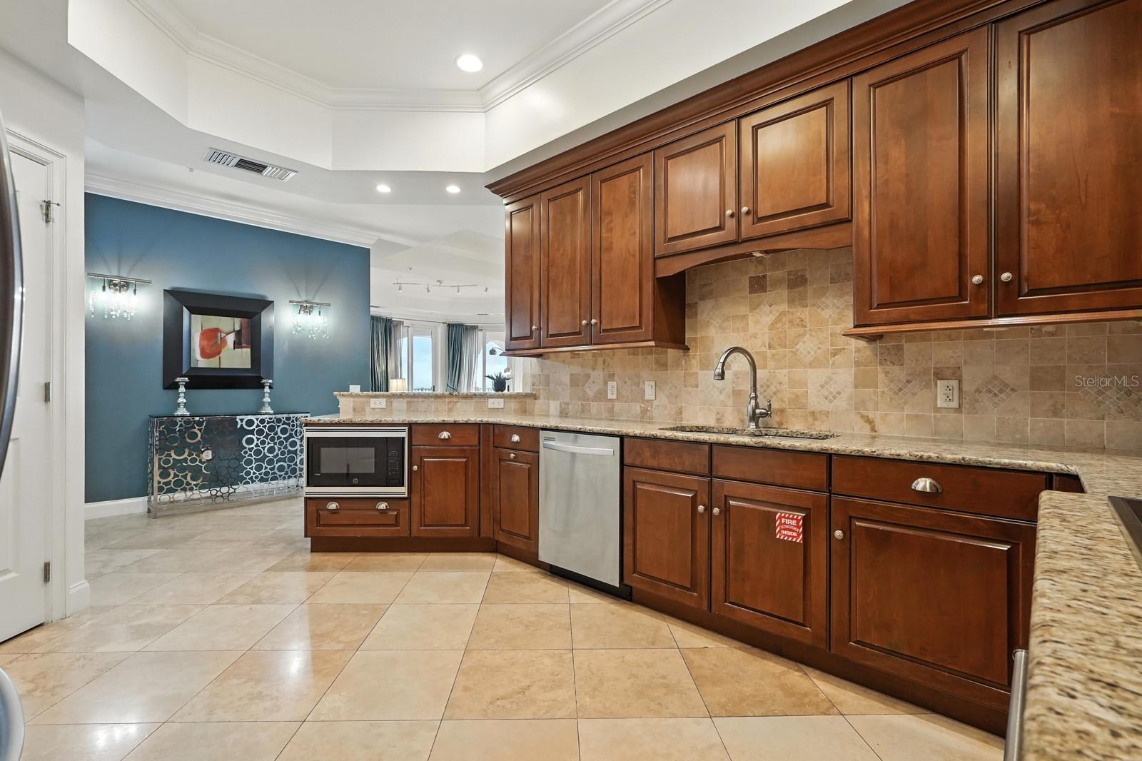 Image 11 of 67 For 200 Ocean Crest Drive 641