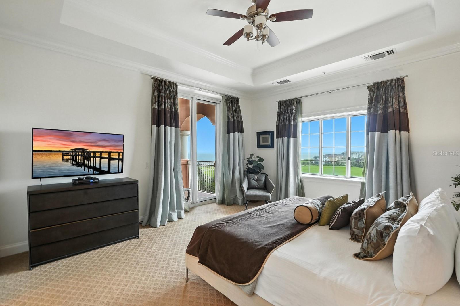 Image 18 of 67 For 200 Ocean Crest Drive 641