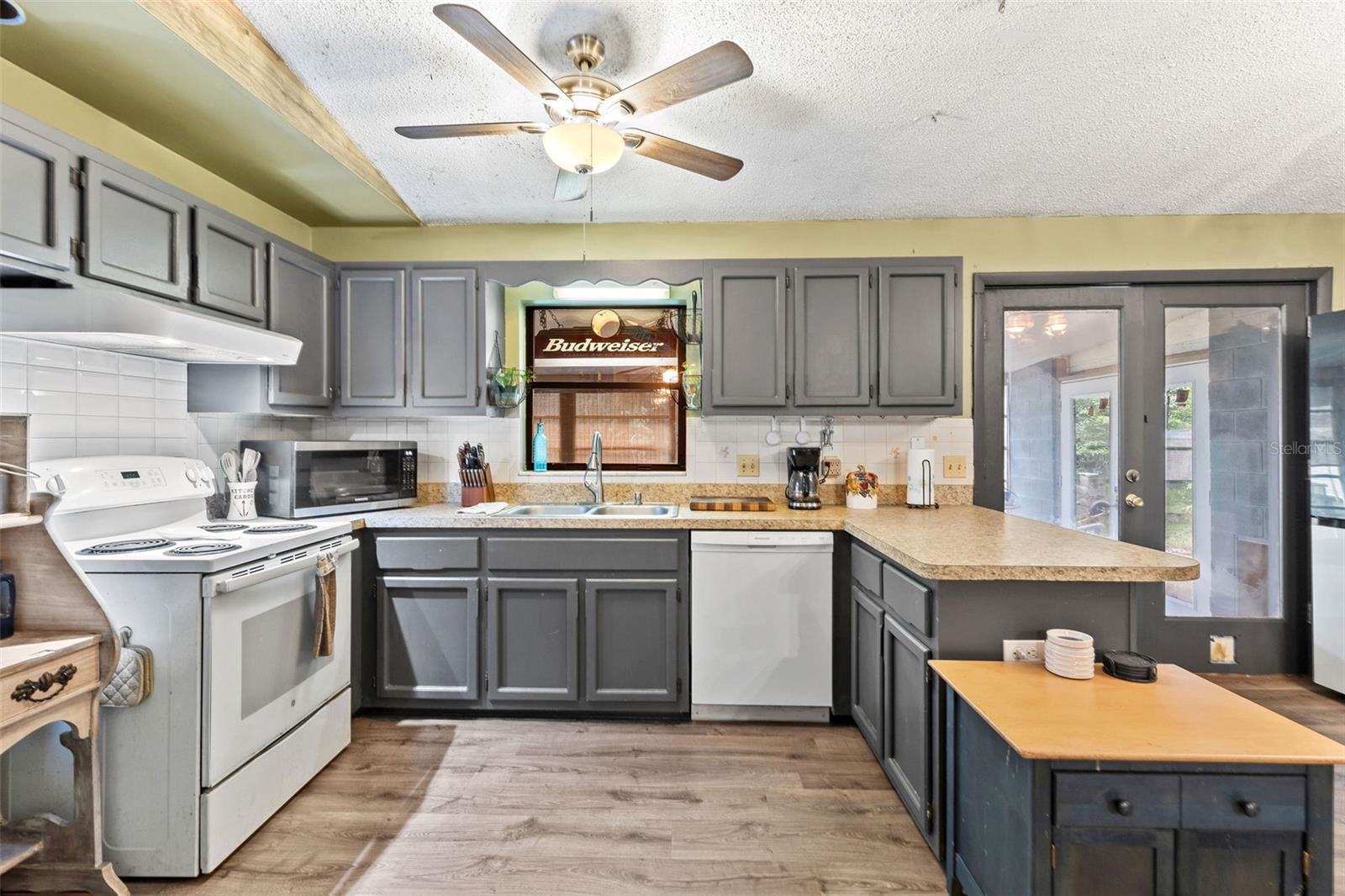 Image 10 of 88 For 535 Prospect Street