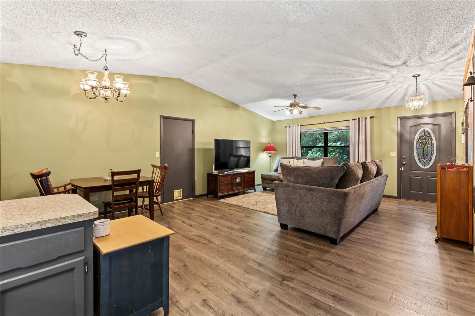 Image 4 of 88 For 535 Prospect Street