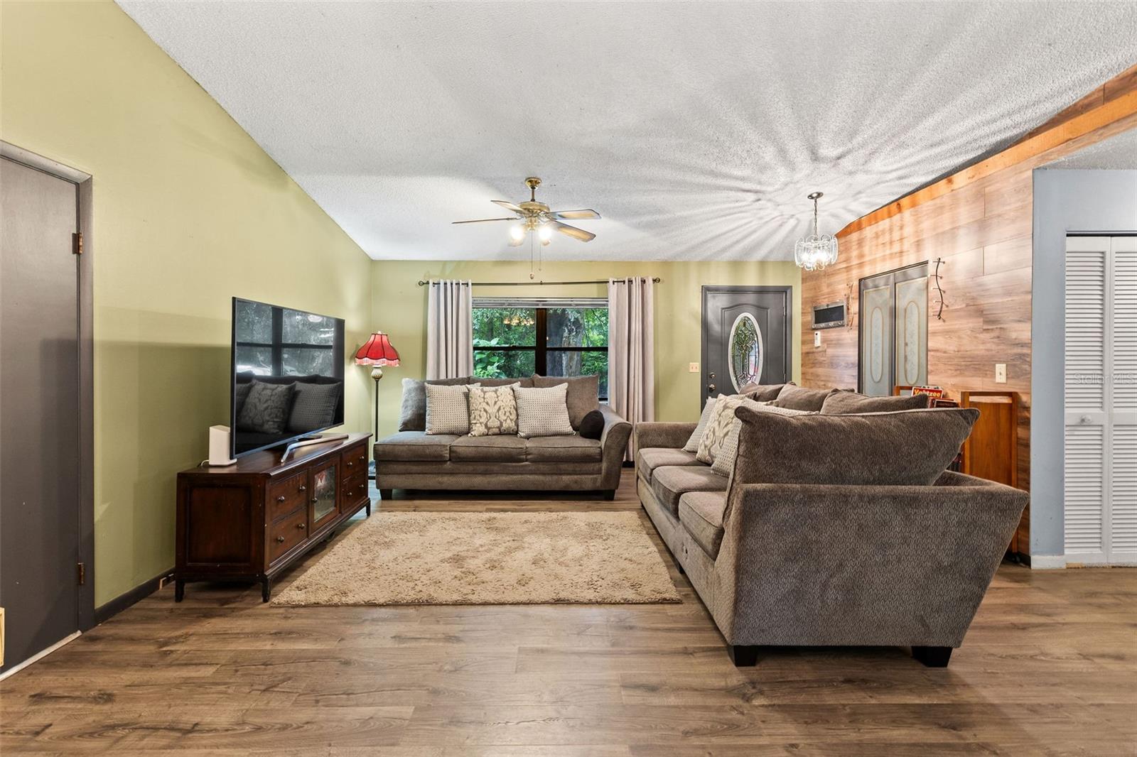 Image 7 of 88 For 535 Prospect Street