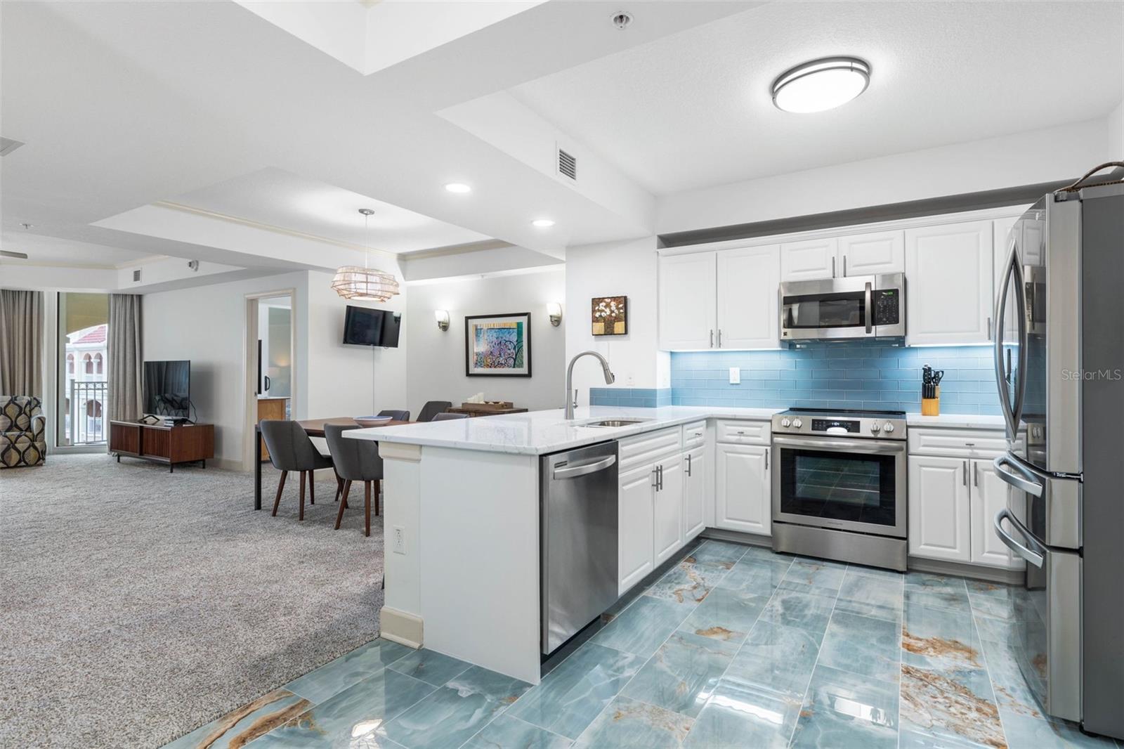 Image 6 of 76 For 200 Ocean Crest Drive 718