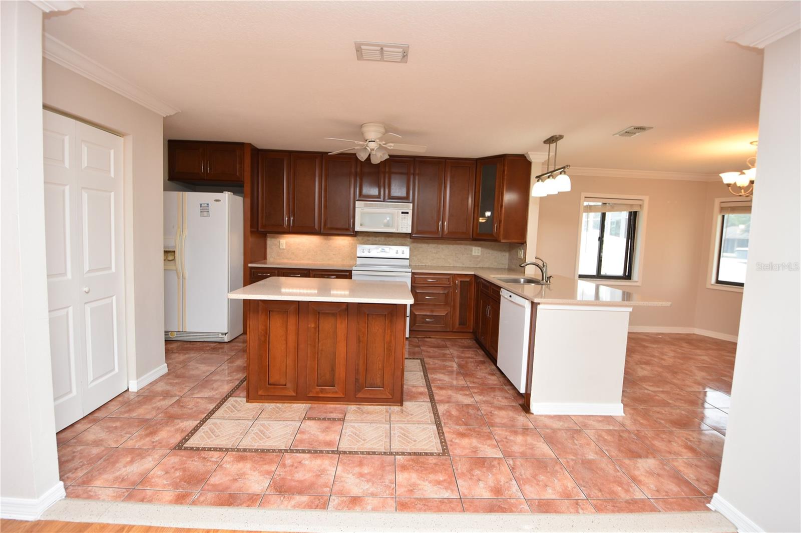 Image 14 of 35 For 31 Comanche Court