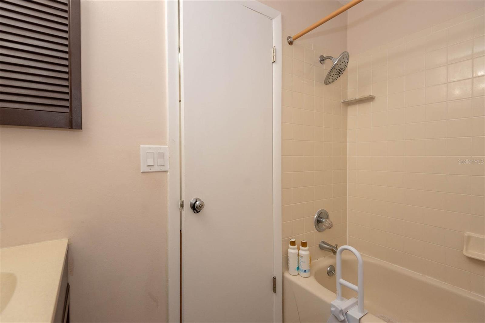 Image 14 of 21 For 203 Orchard Street 5c