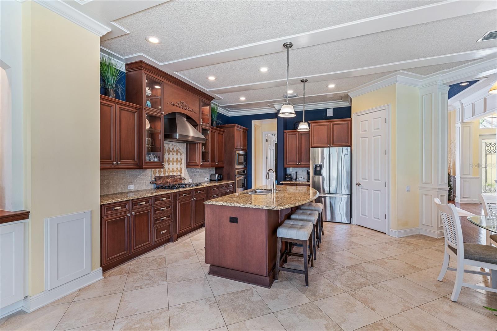 Image 11 of 51 For 2045 Crown Drive