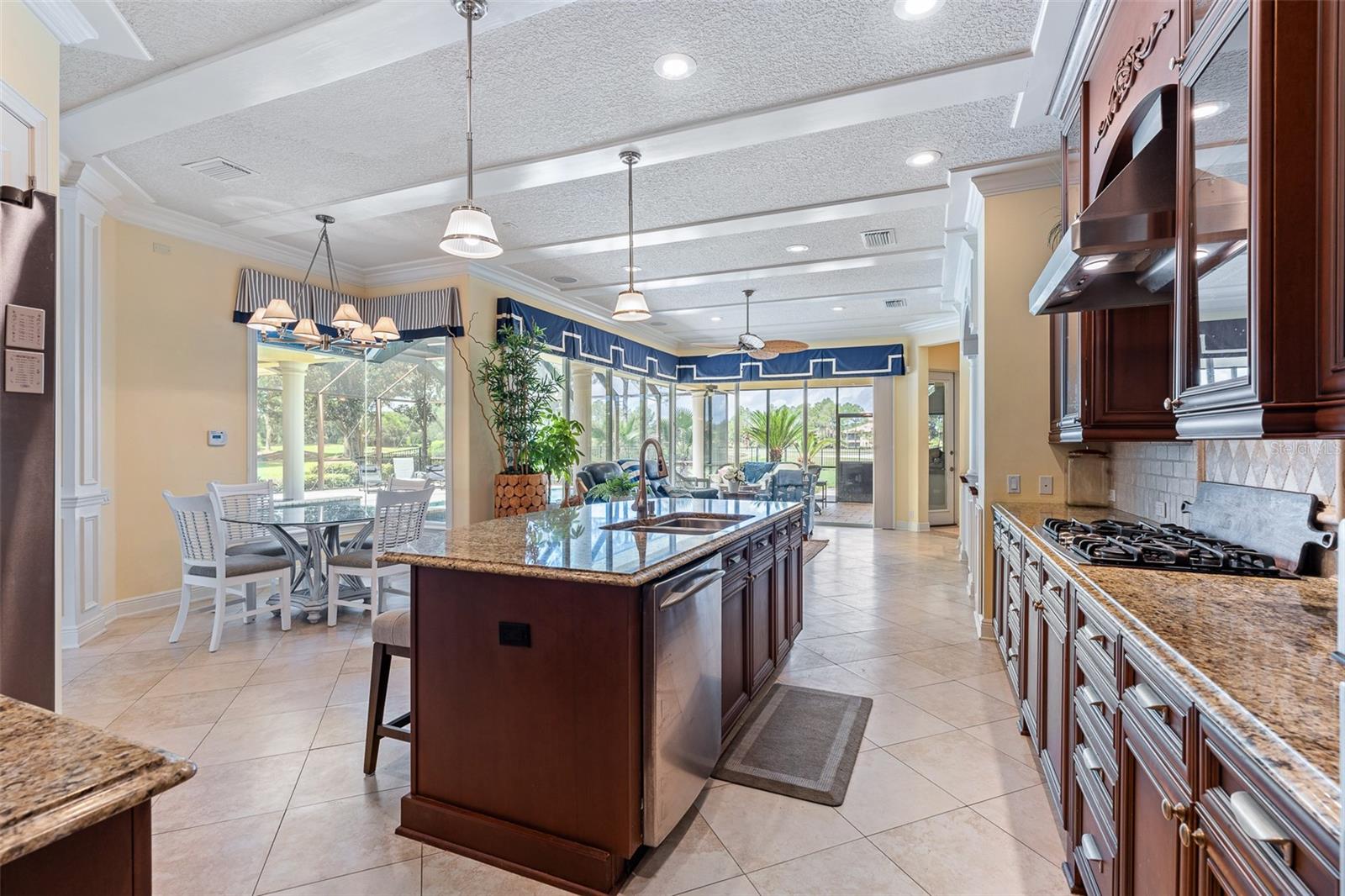 Image 13 of 51 For 2045 Crown Drive