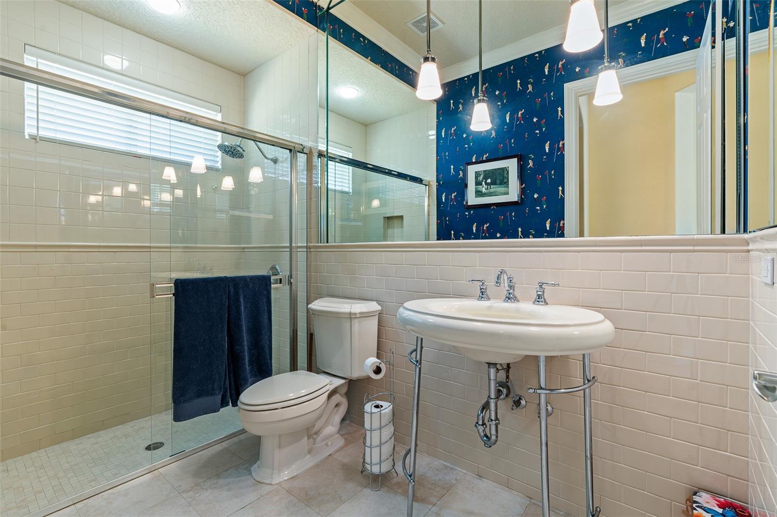 Image 31 of 51 For 2045 Crown Drive