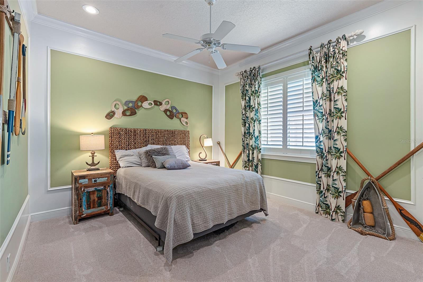 Image 32 of 51 For 2045 Crown Drive
